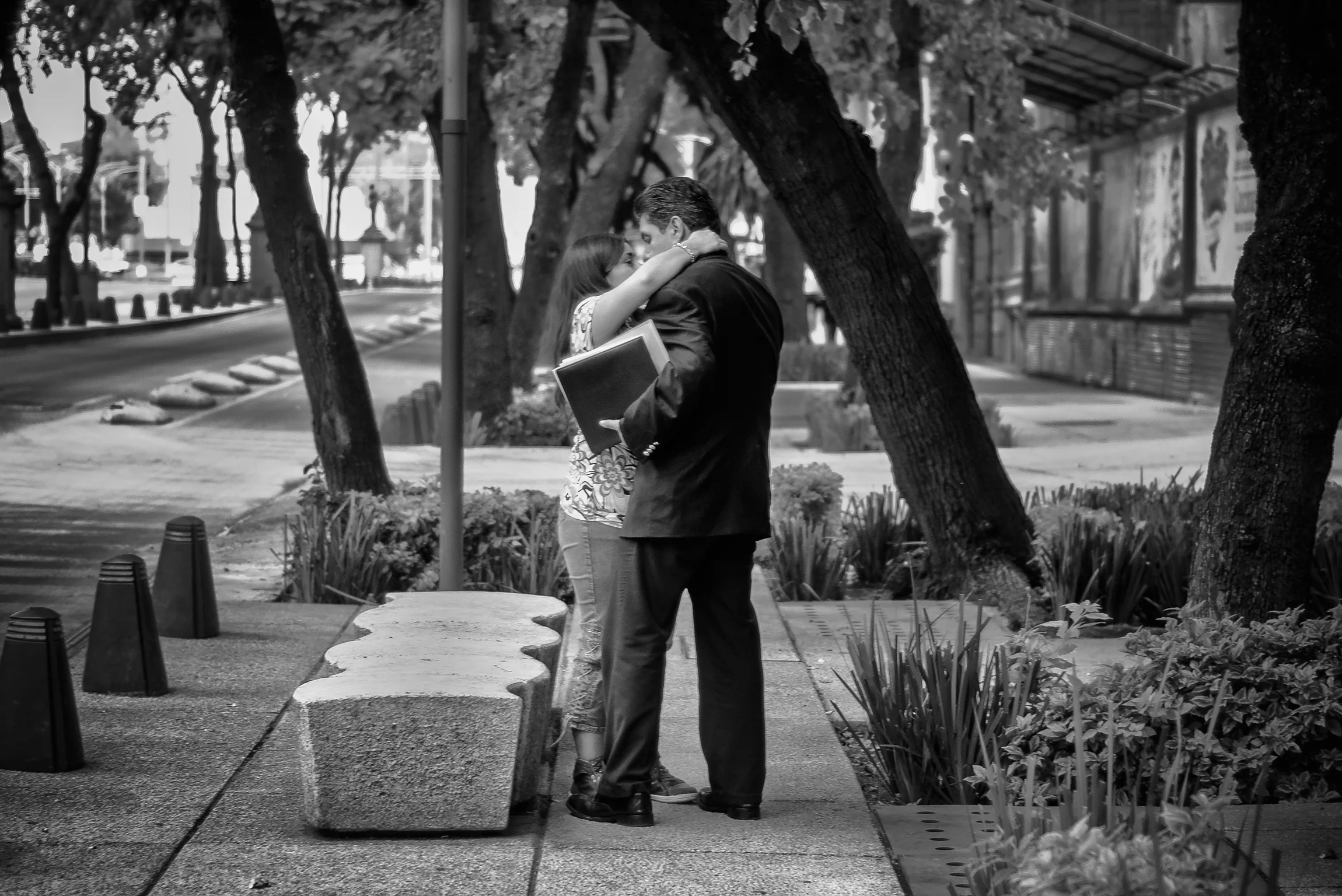 Kissing on Av. Reforma