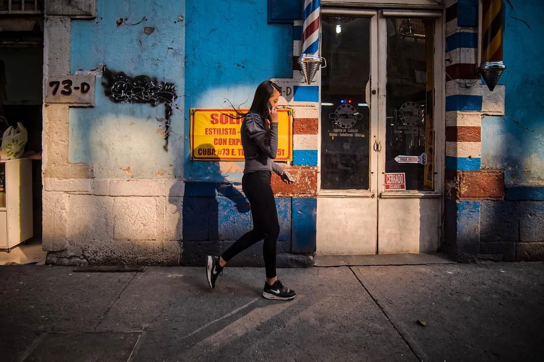 73... #cdmx #photography #streets #streetphotography #mexico #mexicocity #ciudaddemexico #peopleinframe #mexicourbano #urbanphotography #life #goldenhour #colorstreetphotography