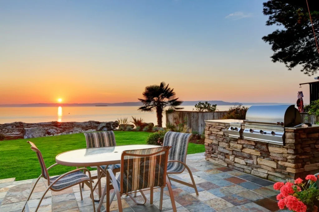 Des Moines, Washington // SOLD $895,000