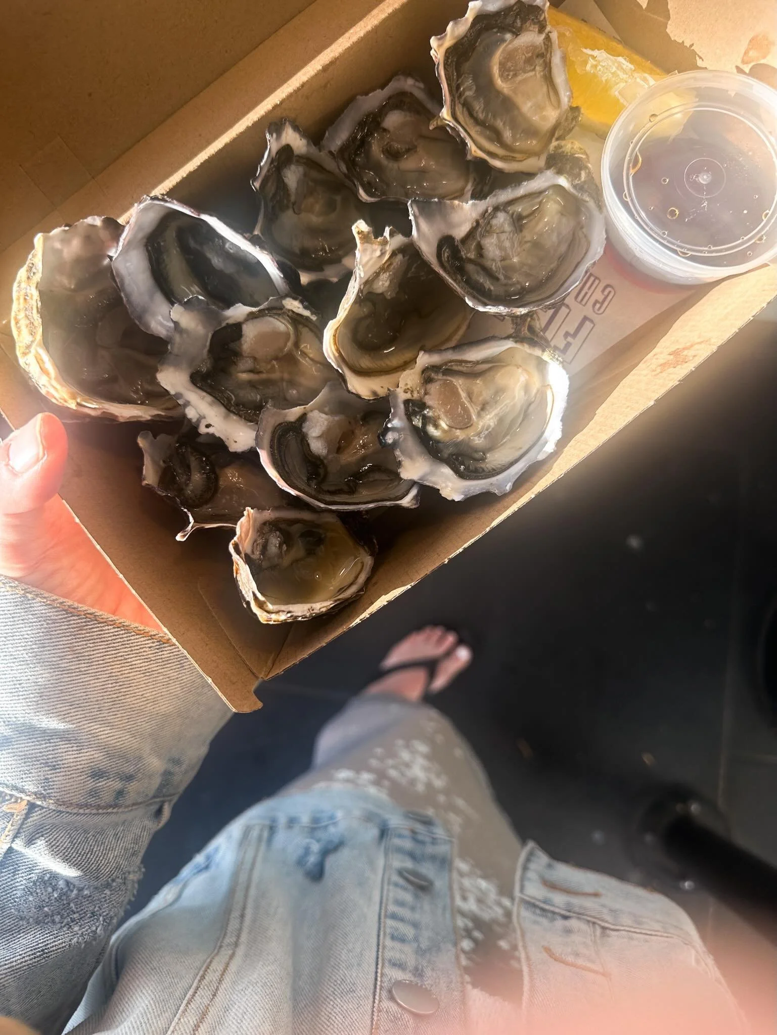 Eat the oysters, wears the sequins&hellip;on a regular old Sunday afternoon. 

#sundayfunday #sequinlover #oysters #glimmer #melbournelife