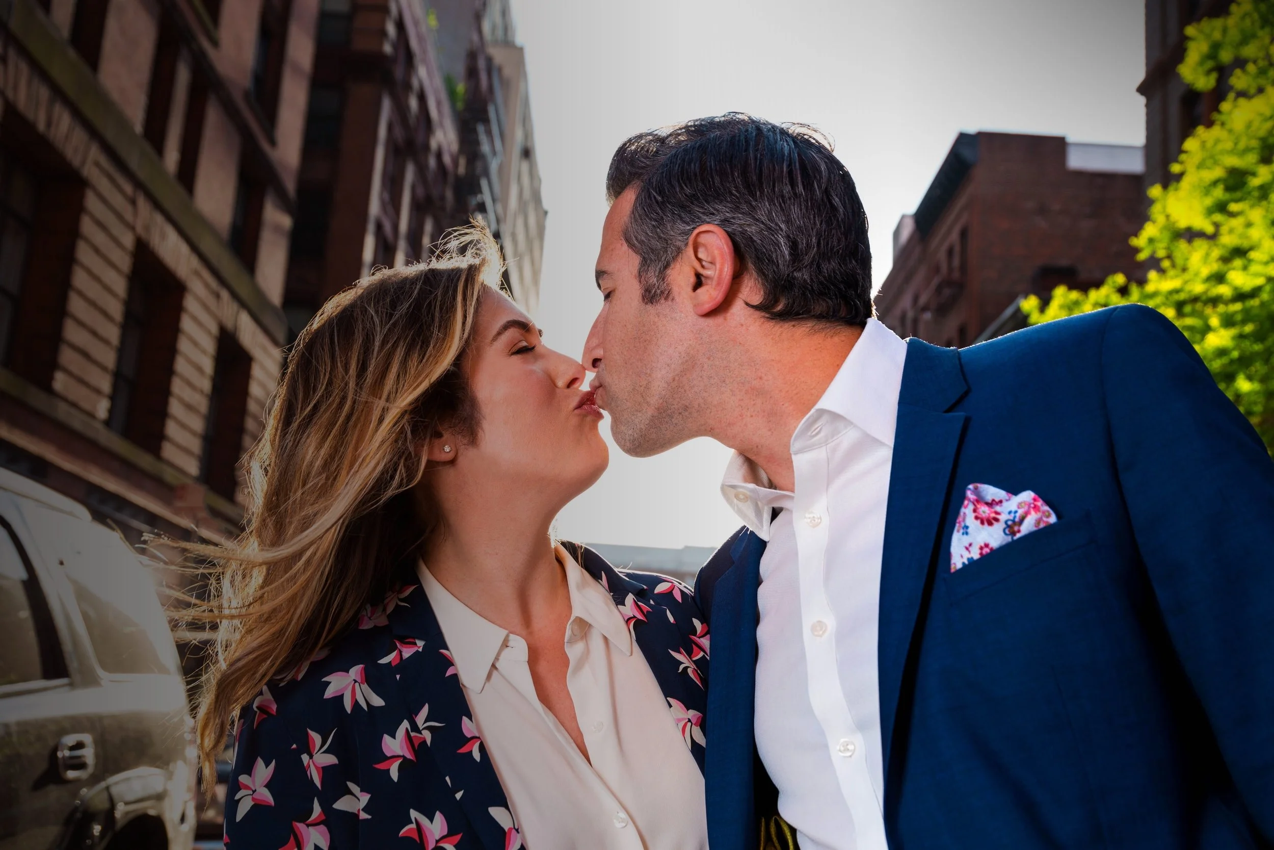 couple_kiss_top_right_stronger (1).jpg