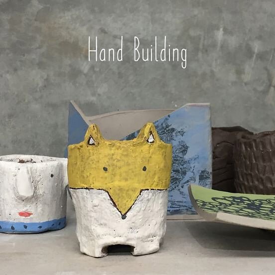 Cute! 🦊 Come join us for Term 1 in hand building with Sachiko Mardon beginning January 28th.
.
.
. .
#handbuilding #pottery #classes #connielichti #connielichticeramics