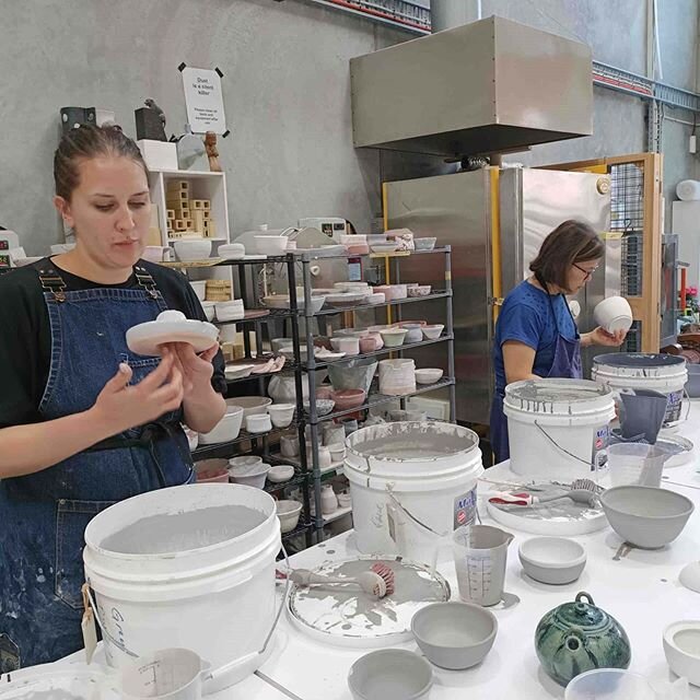 Georgie and Connie during glazing week last term. After spending 5 weeks making on the wheel, students glaze their work during week 6 and pick up fired finished work a few weeks later.
.
.
.
.
#connielichticeramics #glazingweek #bookonline #potterycl