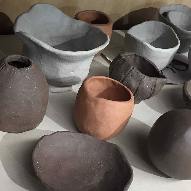 Pinch 👌 pots in different types of clay from Sachiko Mardon's hand building class this term. .
.
.
.
#handbuilding #pinchpots #pinchtechnique #ceramicclasses #handmade