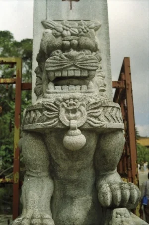 Less-Stress Organizing Solutions_Foo Dog_ Hong Kong_1989.jpg