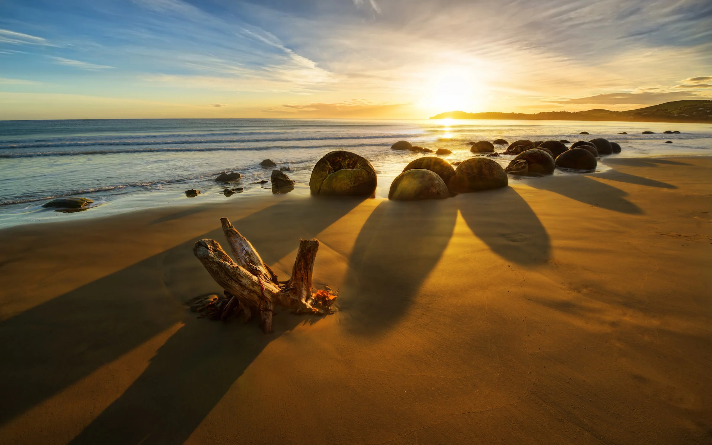 Lovely-Moeraki-Boulders-Wallpaper-Sun-Image-Shadow-Picture.jpg