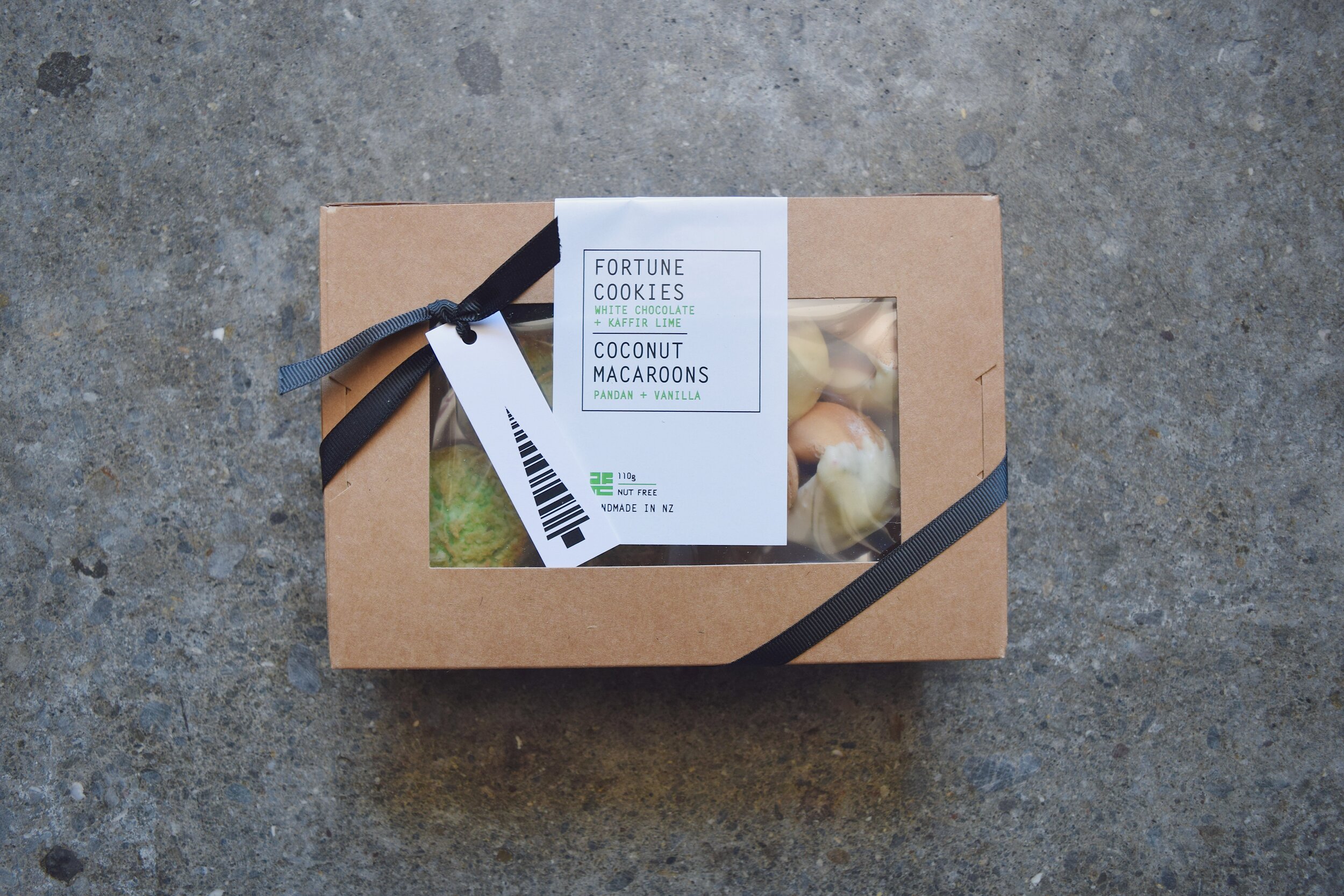 Kafir lime fortune cookies:pandan macaroon.JPG