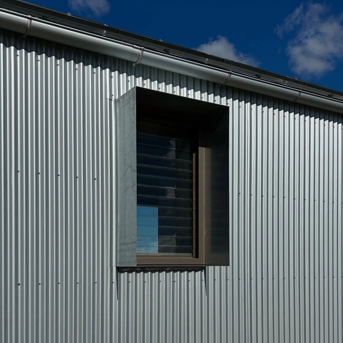 Window hood detail at #vaughangullyhouse 
.
.
.
.
#ballaratarchitecture #ballaratarchitect #ruralarchitecture #weekender #architecturaldetail #offgridhome