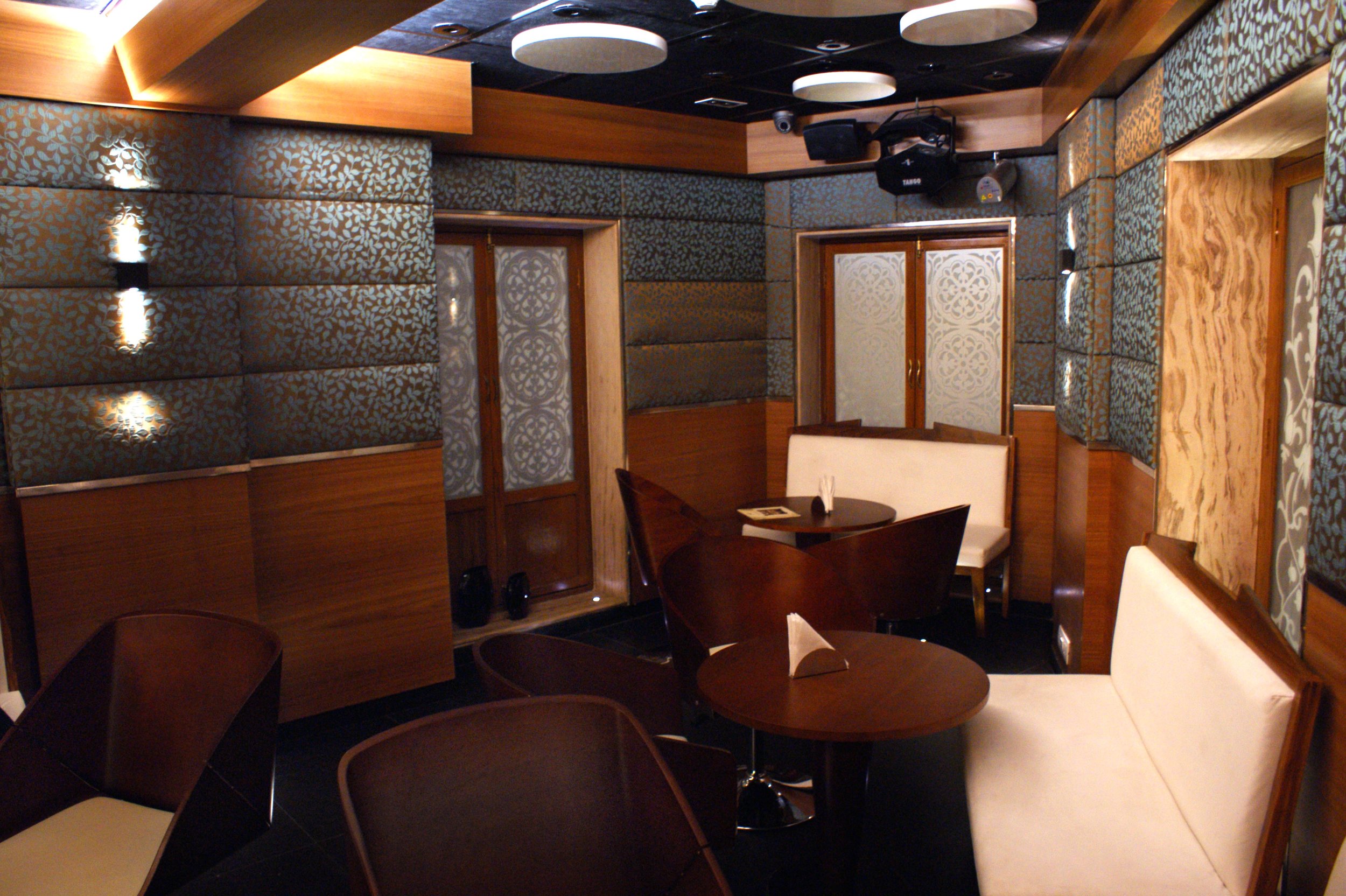 Vito Resto Bar, Little Italy Restaurant, Charni Road, Mumbai