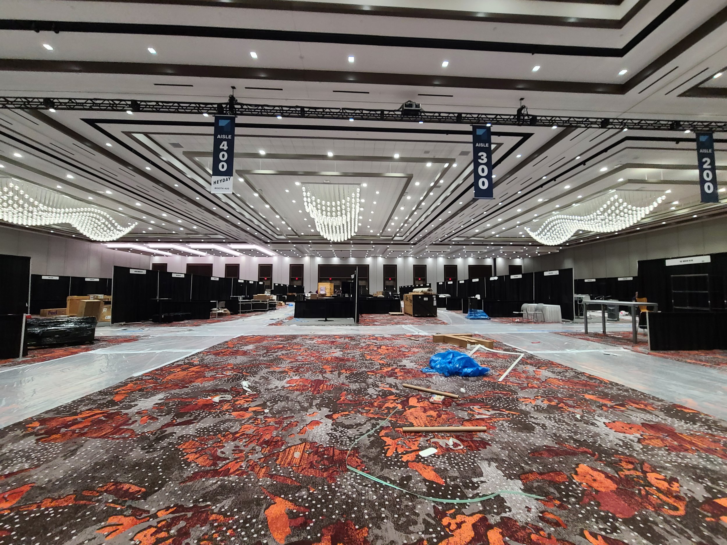  COMPANY: Franchise Update Media    PROJECT: Expo Hall (built-up)    MY ROLE: Manage staff and work alongside venue vendors with event production and execution of output and visuals for conferences, exhibits, and expo shows. 