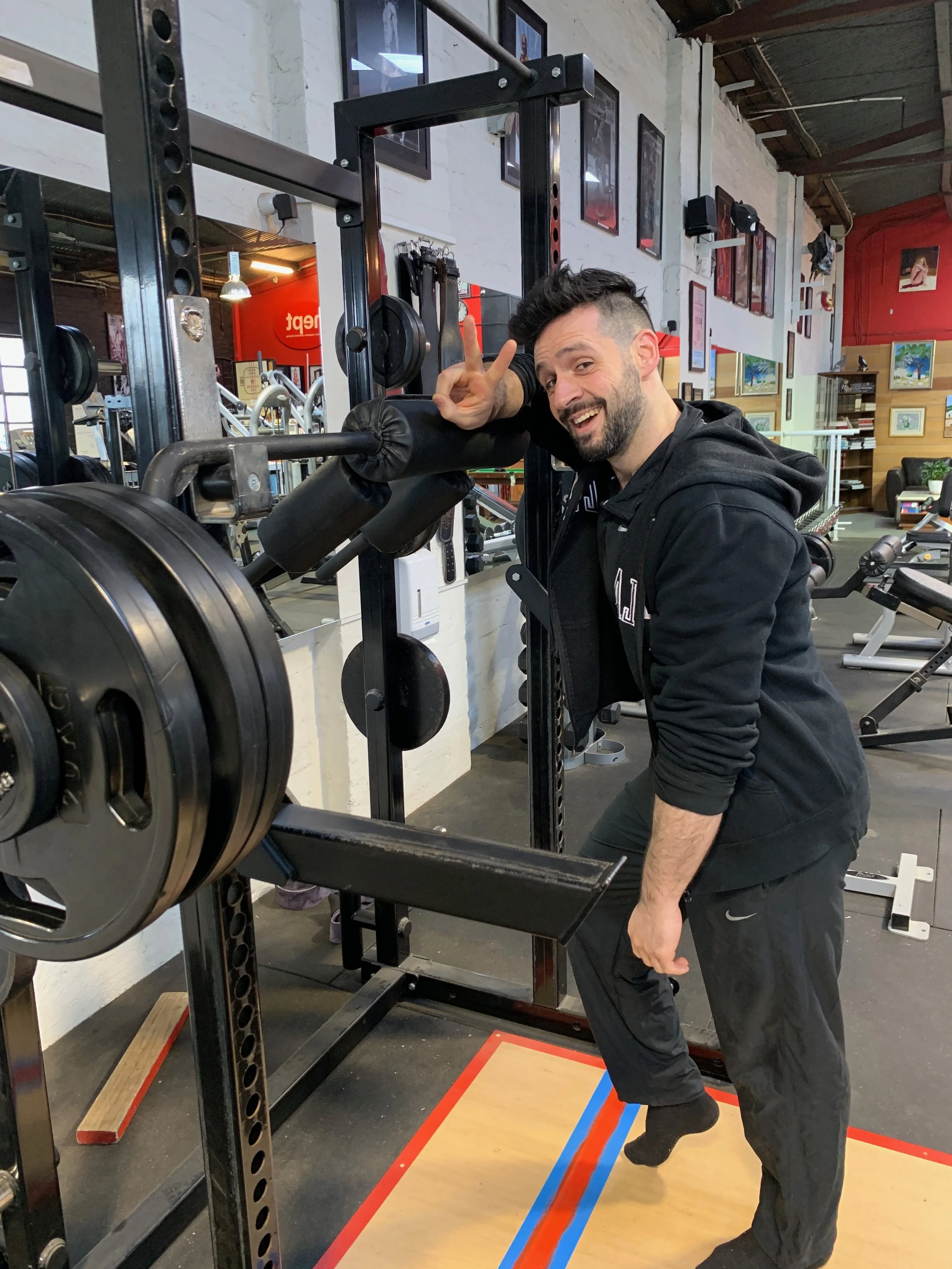 200Kg Squat for Andrew G. - awesome effort mate.