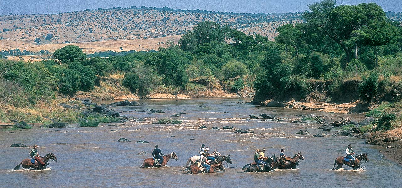   Mobile Riding Safaris   ...following famous wildebeest migration routes 