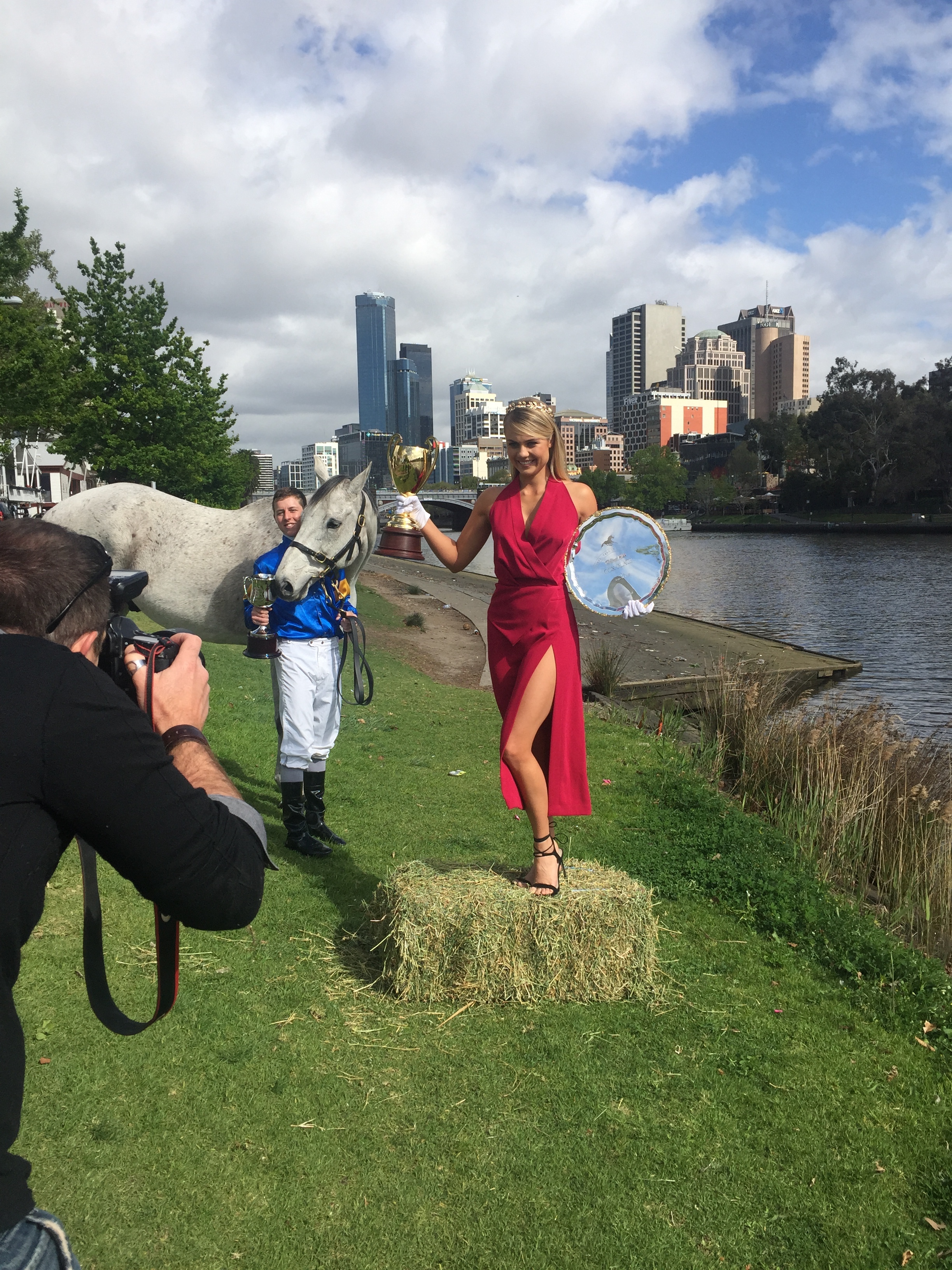 Elyse Knowles Melbourne Spring Racing 2015.JPG2.JPG