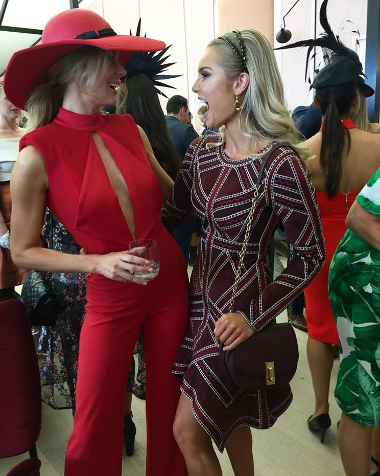 ELYSE KNOWLES & JENNIFER HAWKINS MELBOURNE CUP DAY 2016 .PNG