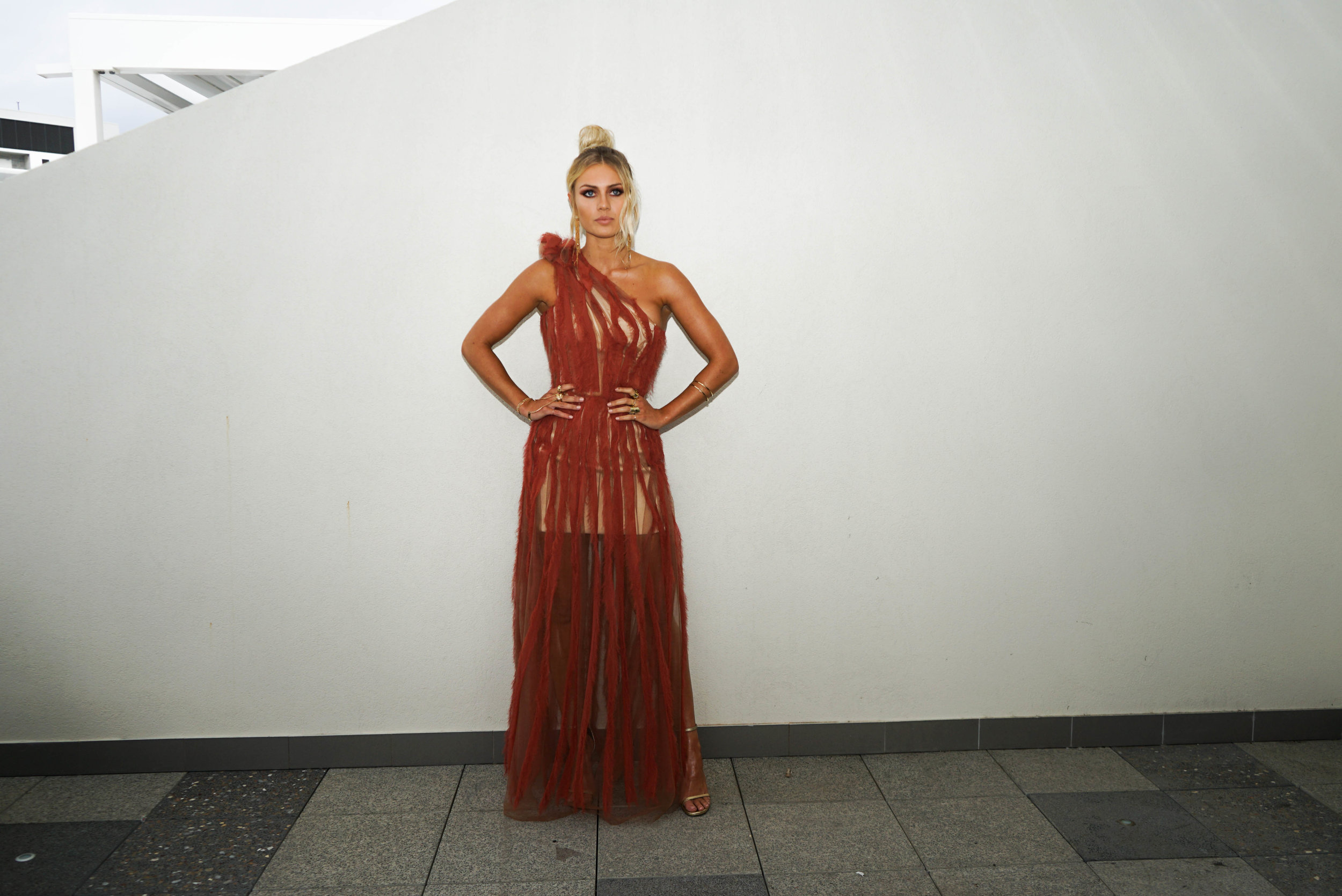 ELYSE KNOWLES LOGIES 2018 17.jpg