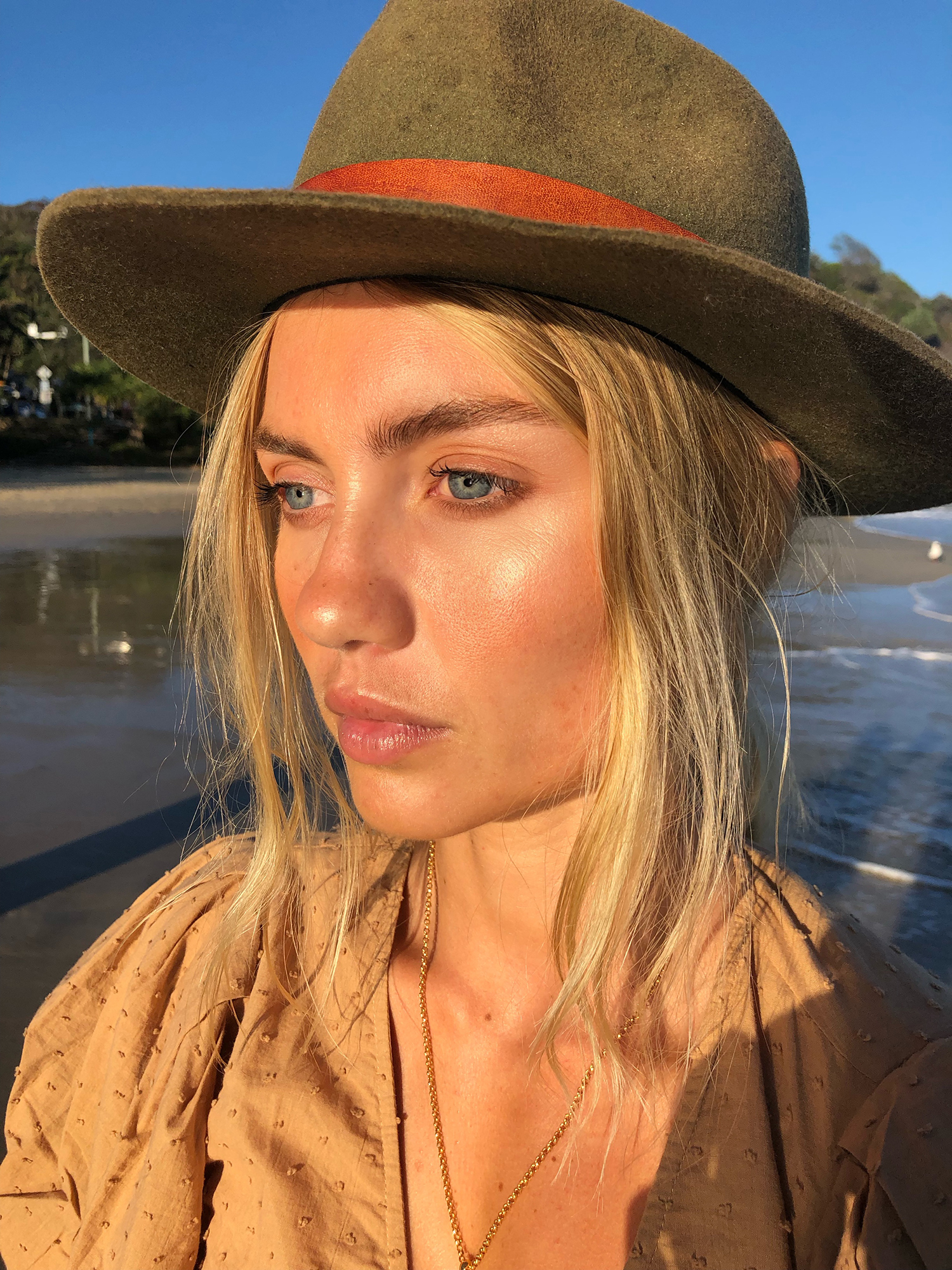 Elyse Knowles Byron Bay 2019 0.JPG