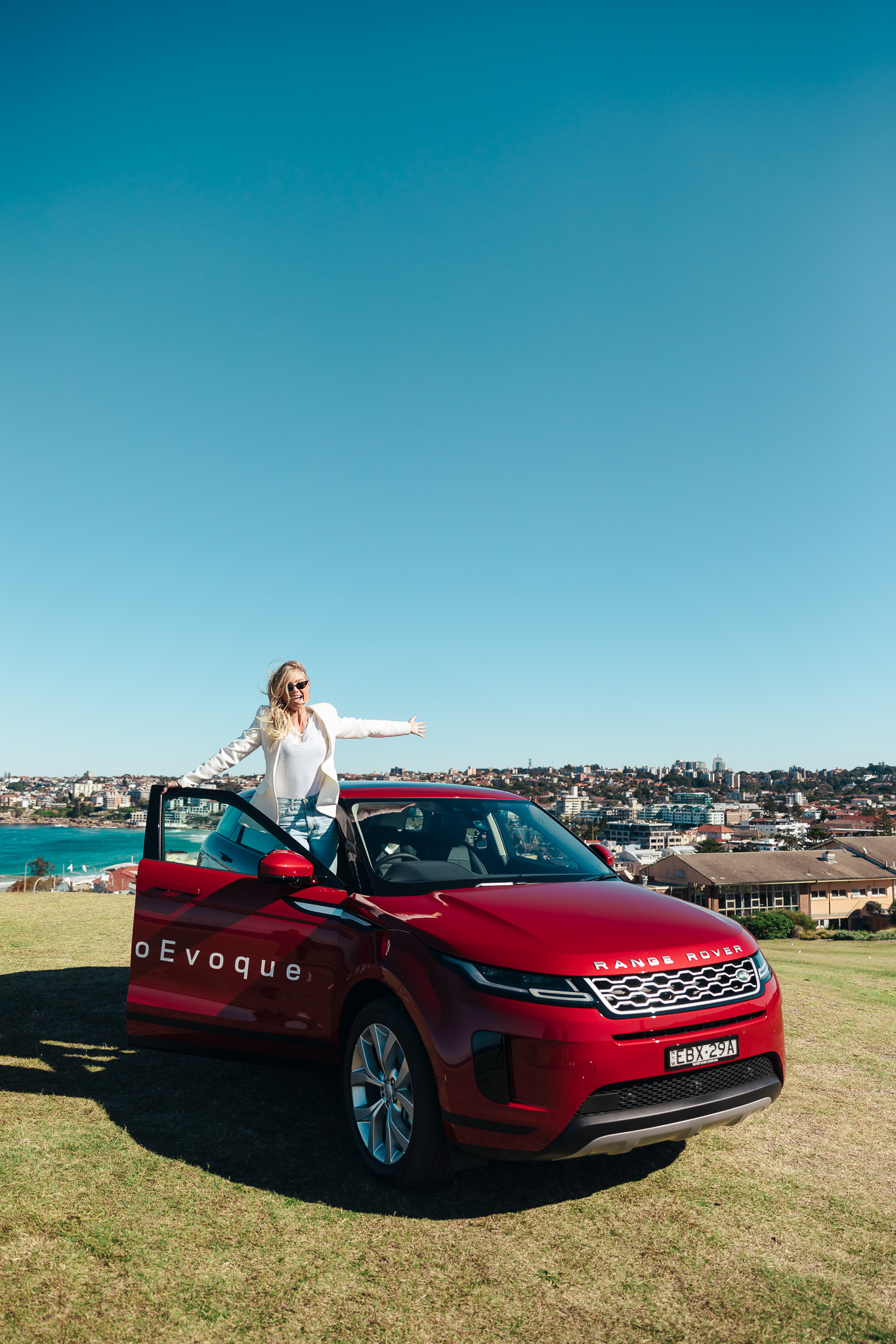 ELYSE KNOWLES RANGE ROVER EVOQUE 2019 8.JPG