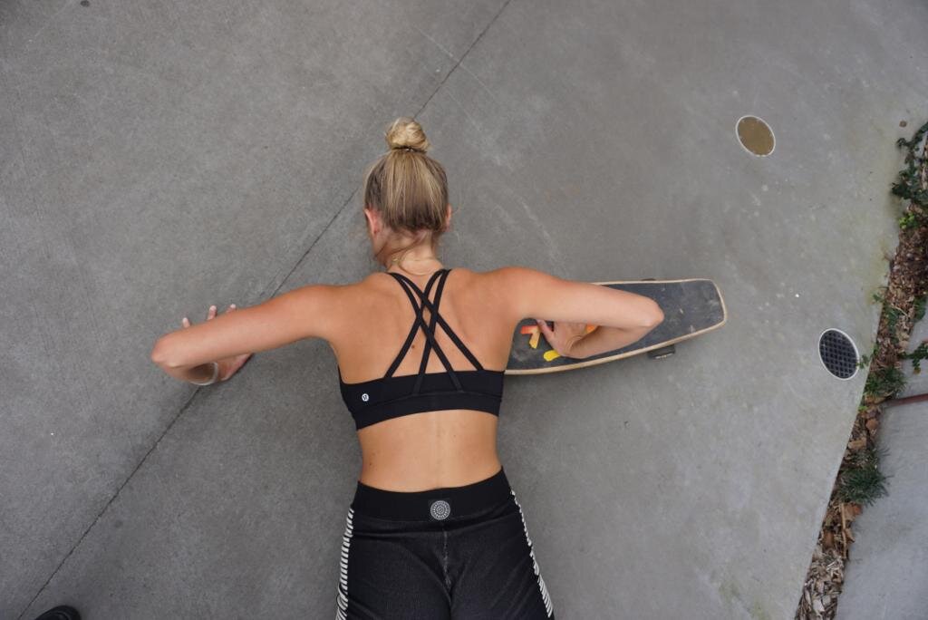 Elyse Knowles Skateboard Workout 2019 22.jpg
