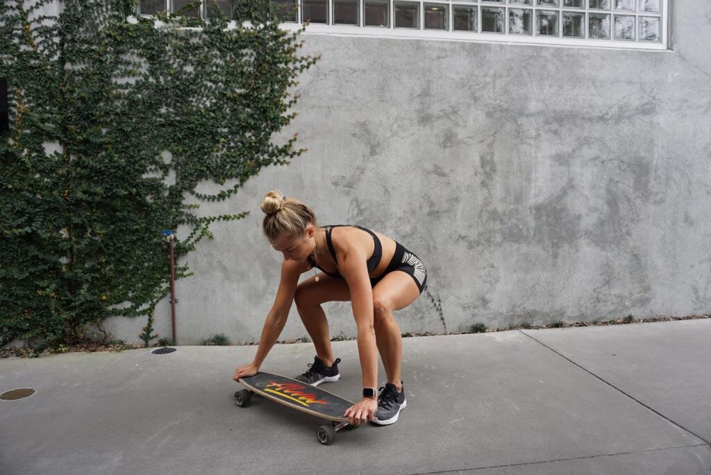 Elyse Knowles Skateboard Workout 2019 17.jpg
