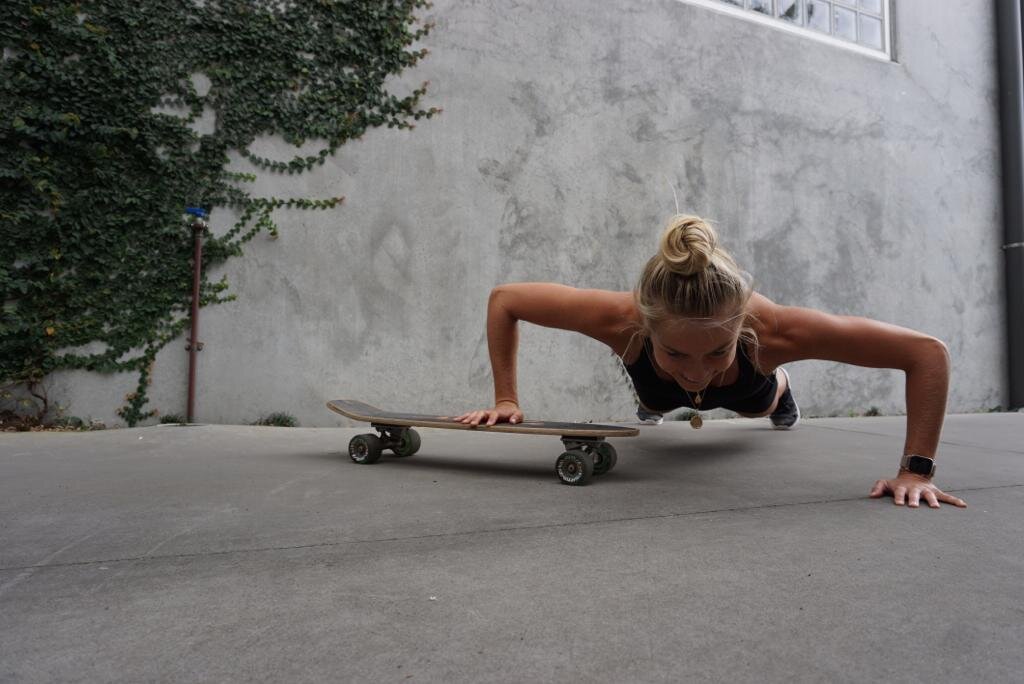 Elyse Knowles Skateboard Workout 2019 6.jpg