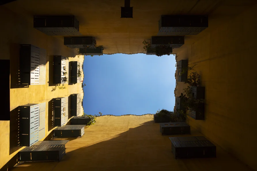 LookingUpBarcelonaWebsite.jpg