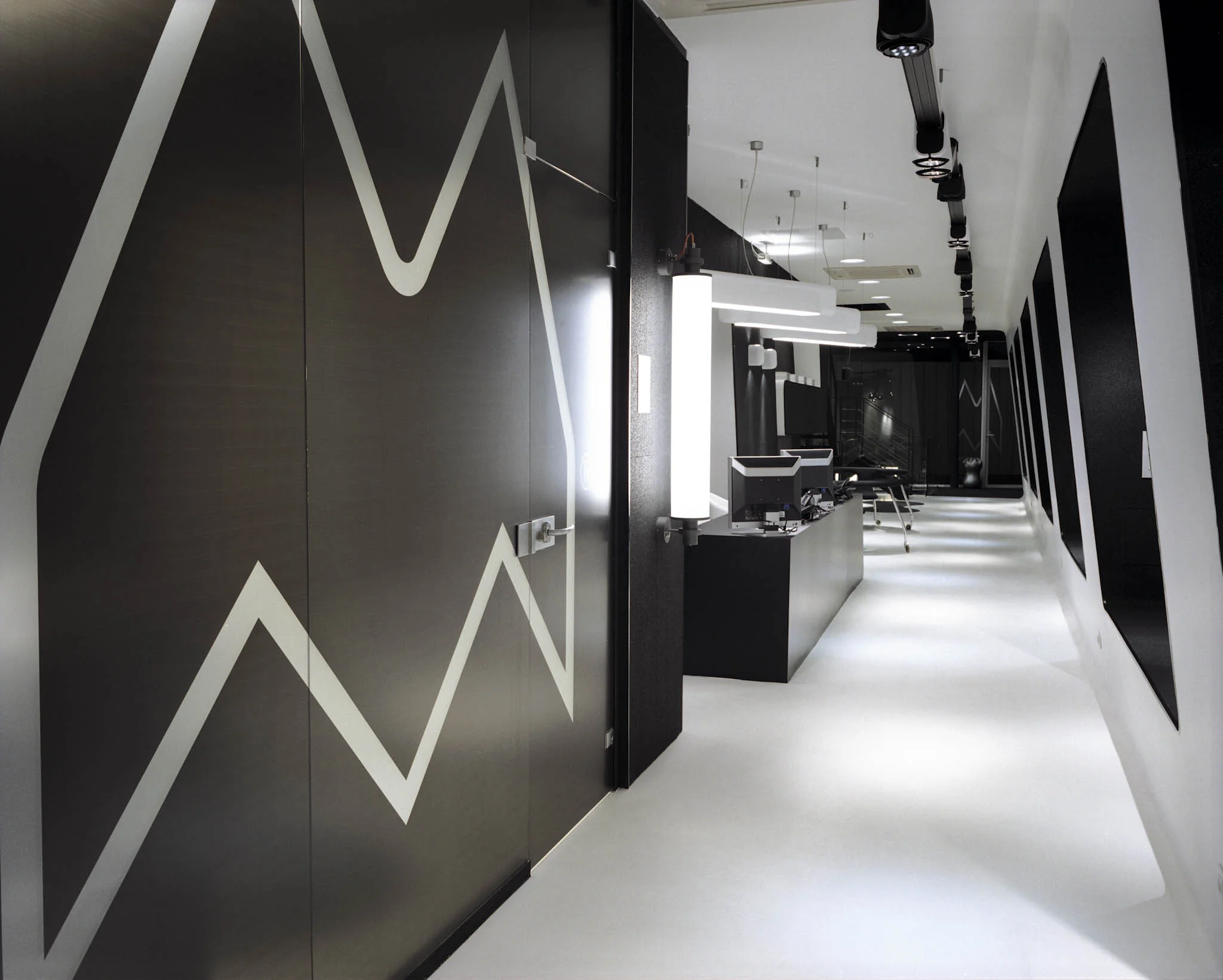 showroom005.jpg