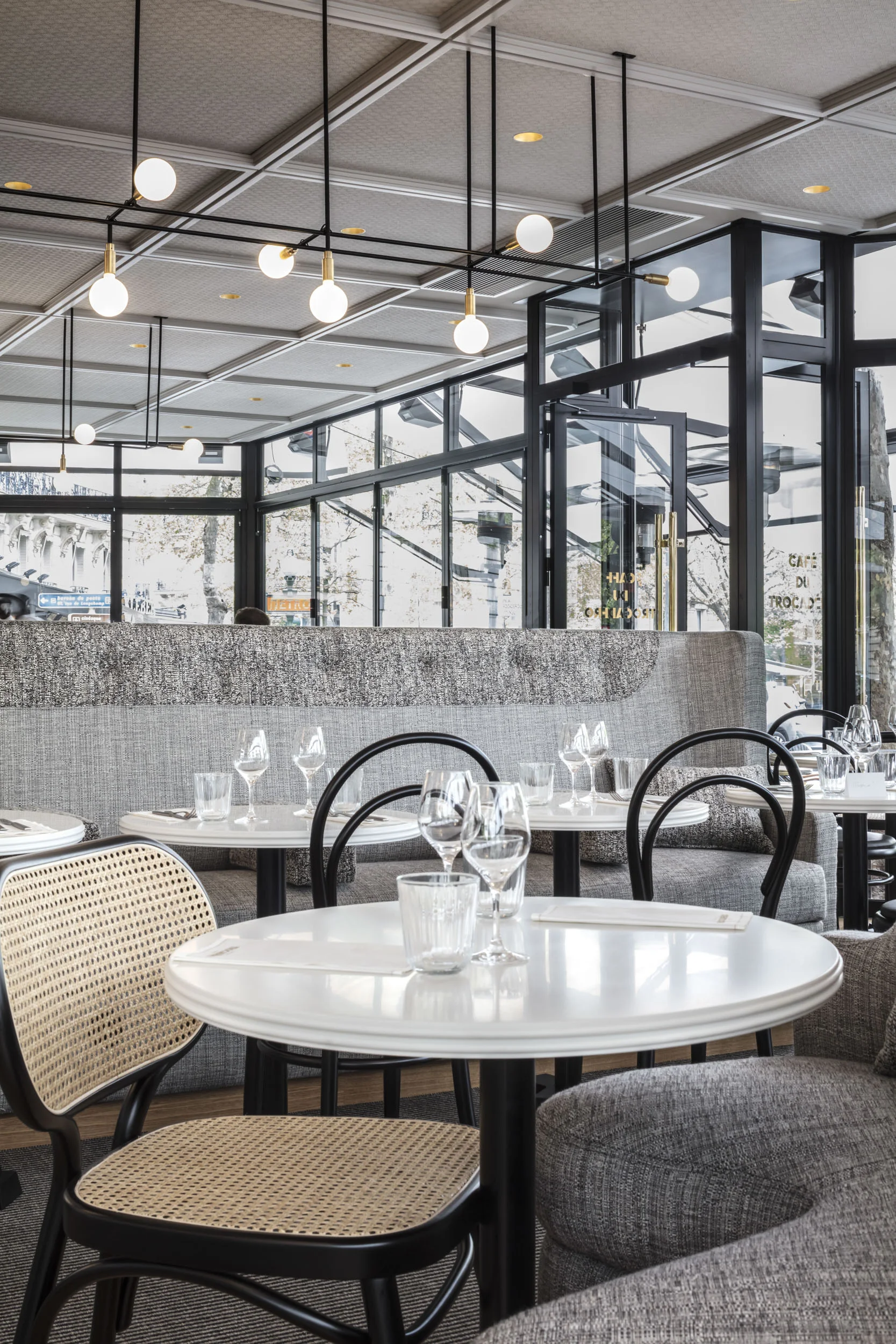 CAFE DU TRACADERO A6.JPG
