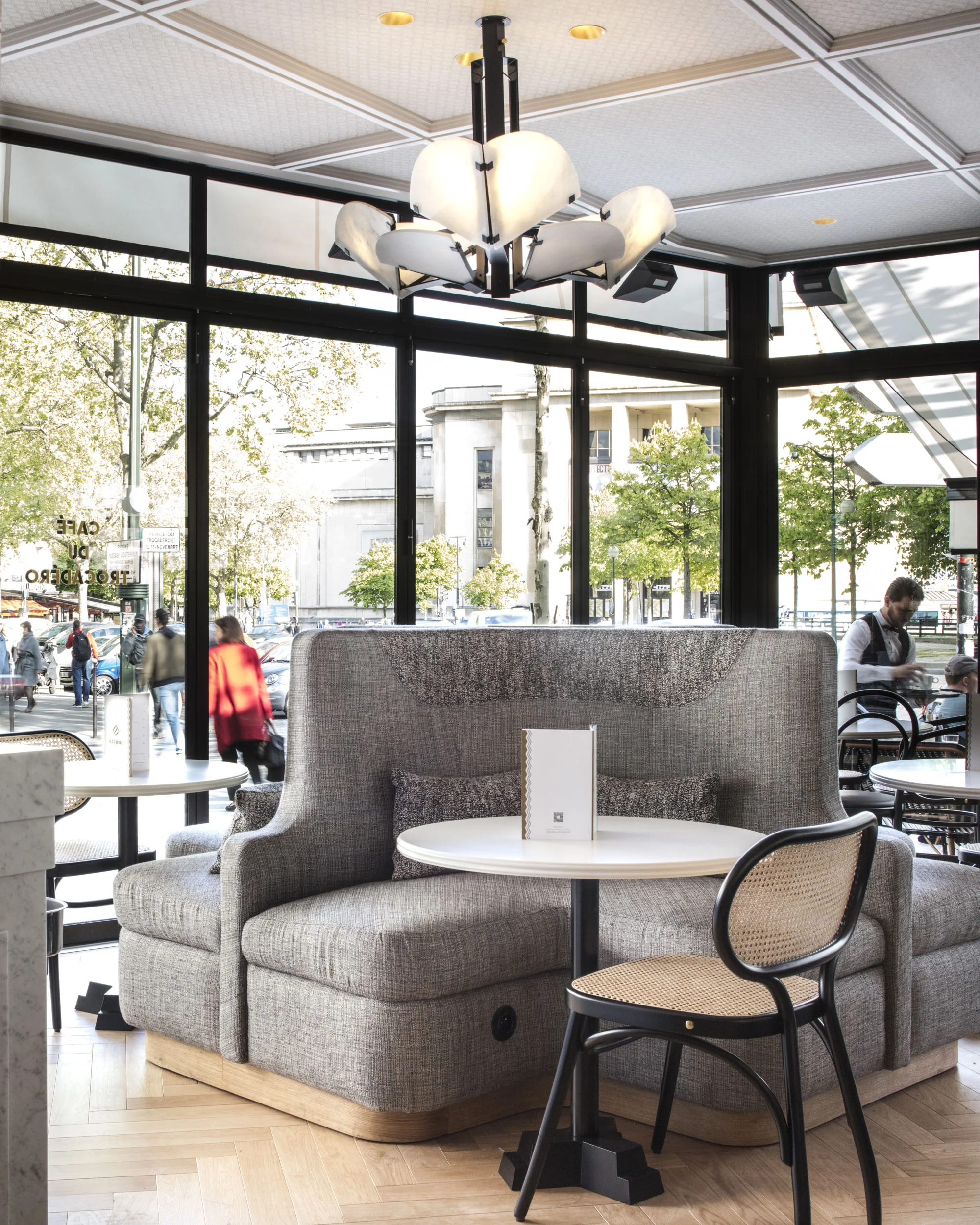 CAFE DU TRACADERO A27A.JPG