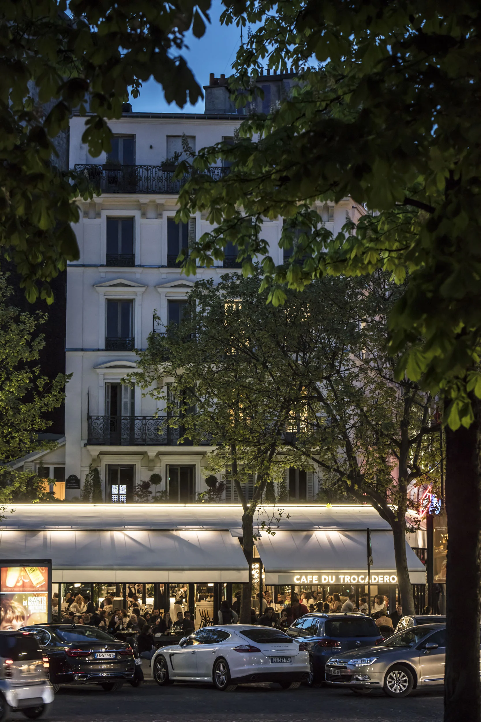 CAFE DU TRACADERO A32.JPG