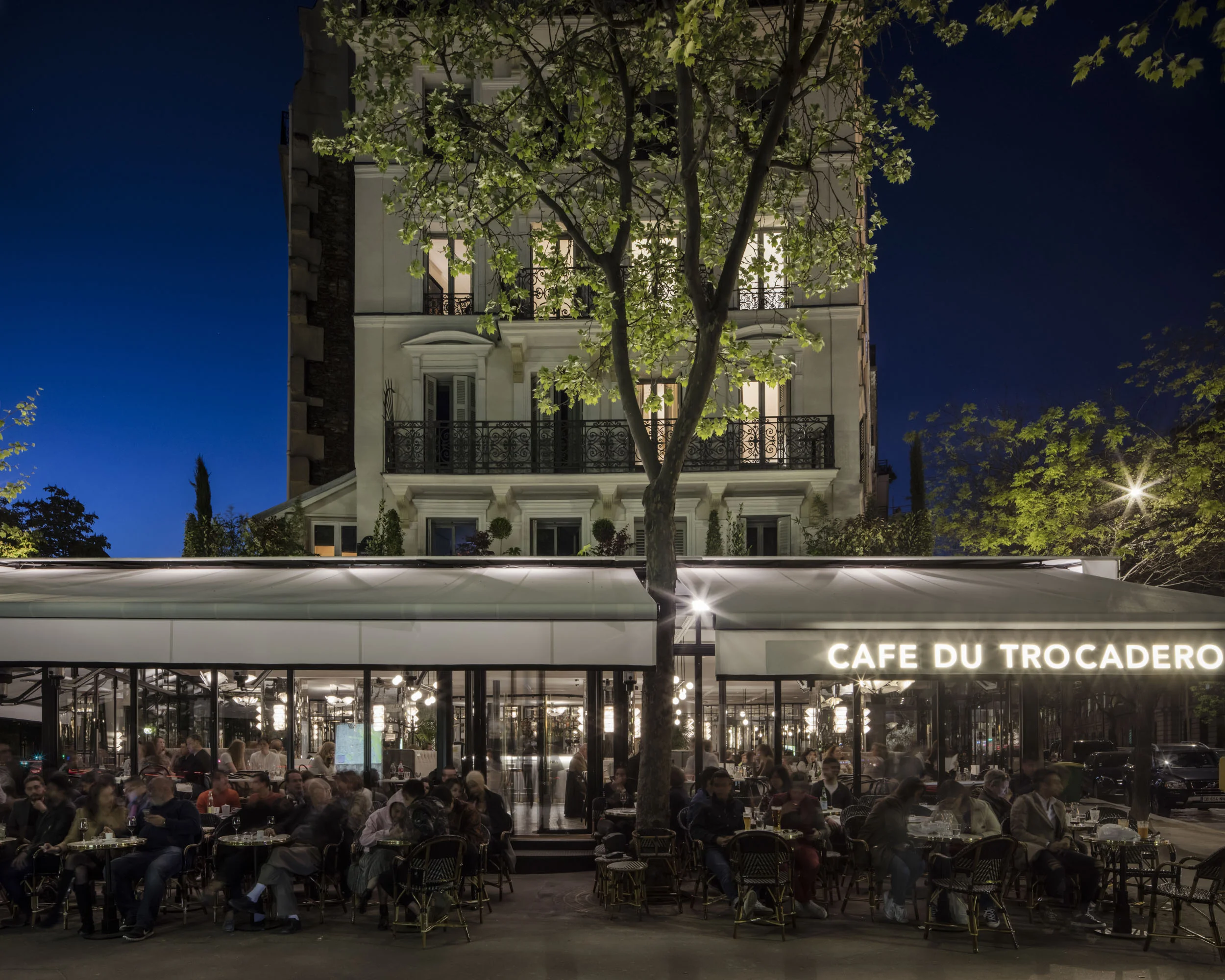 CAFE DU TRACADERO A33.JPG