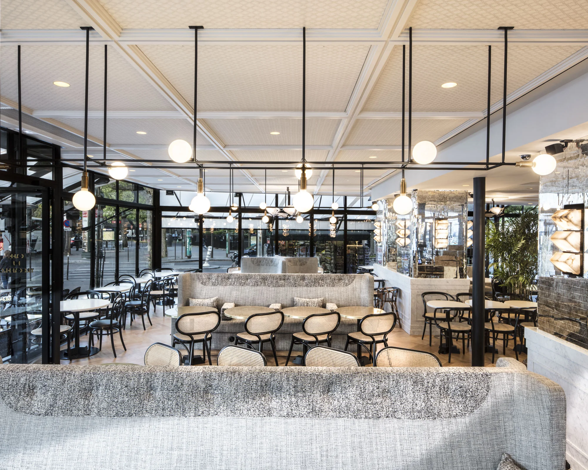 CAFE DU TRACADERO A42-3.JPG