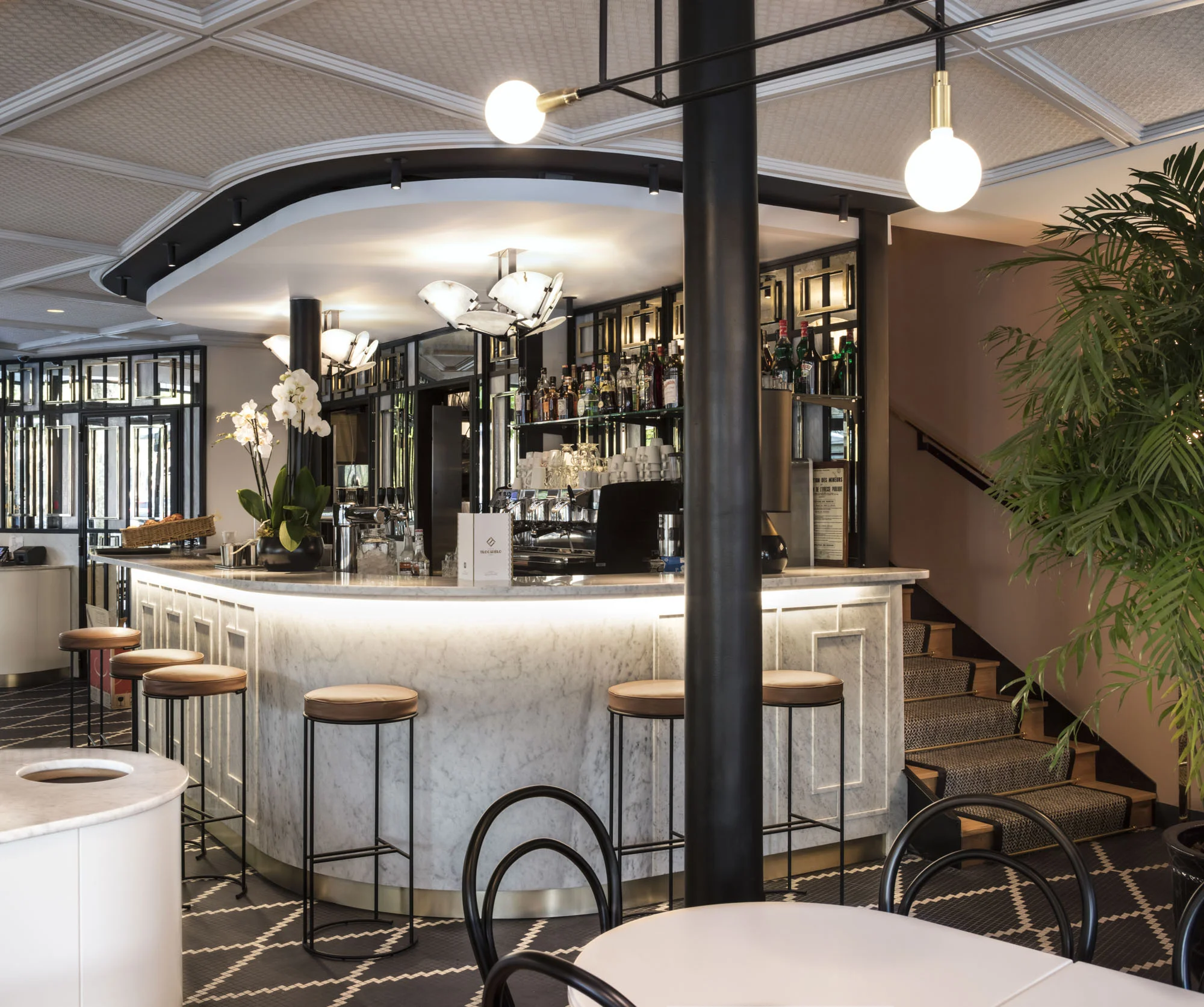 CAFE DU TRACADERO A49-2.JPG