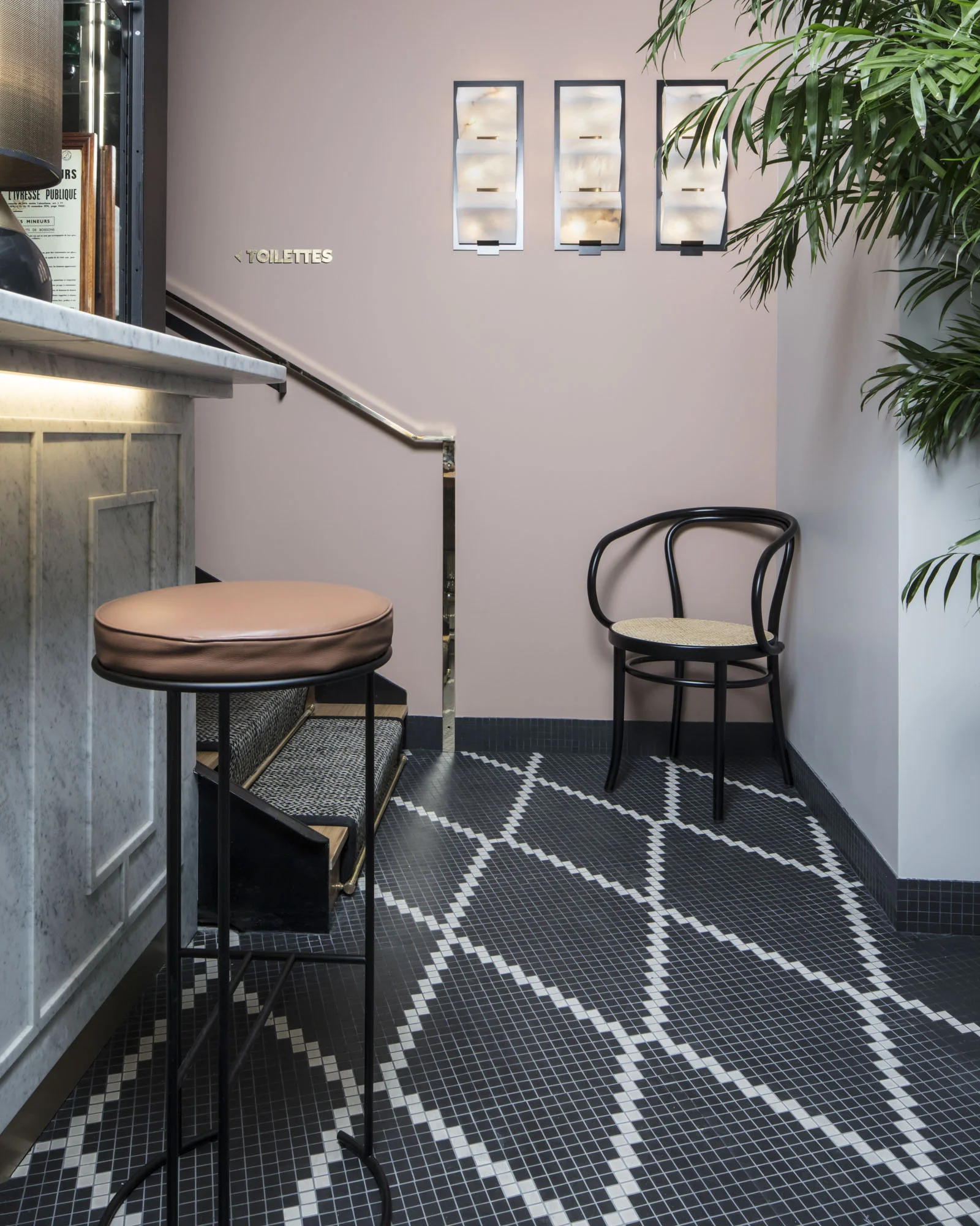 CAFE DU TROCADERO RESTROOM SIGN A4A.JPG