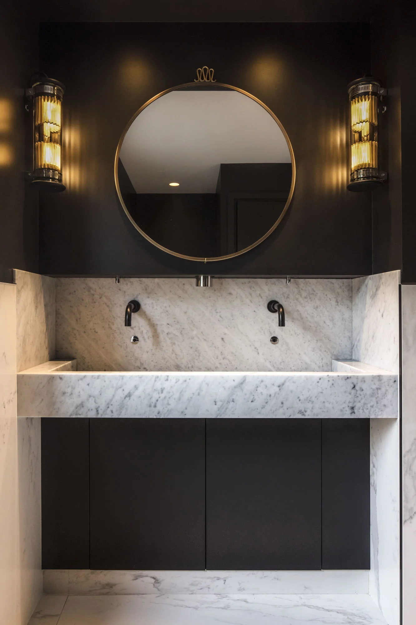 CAFE DU TROCADERO RESTROOMS A2.JPG