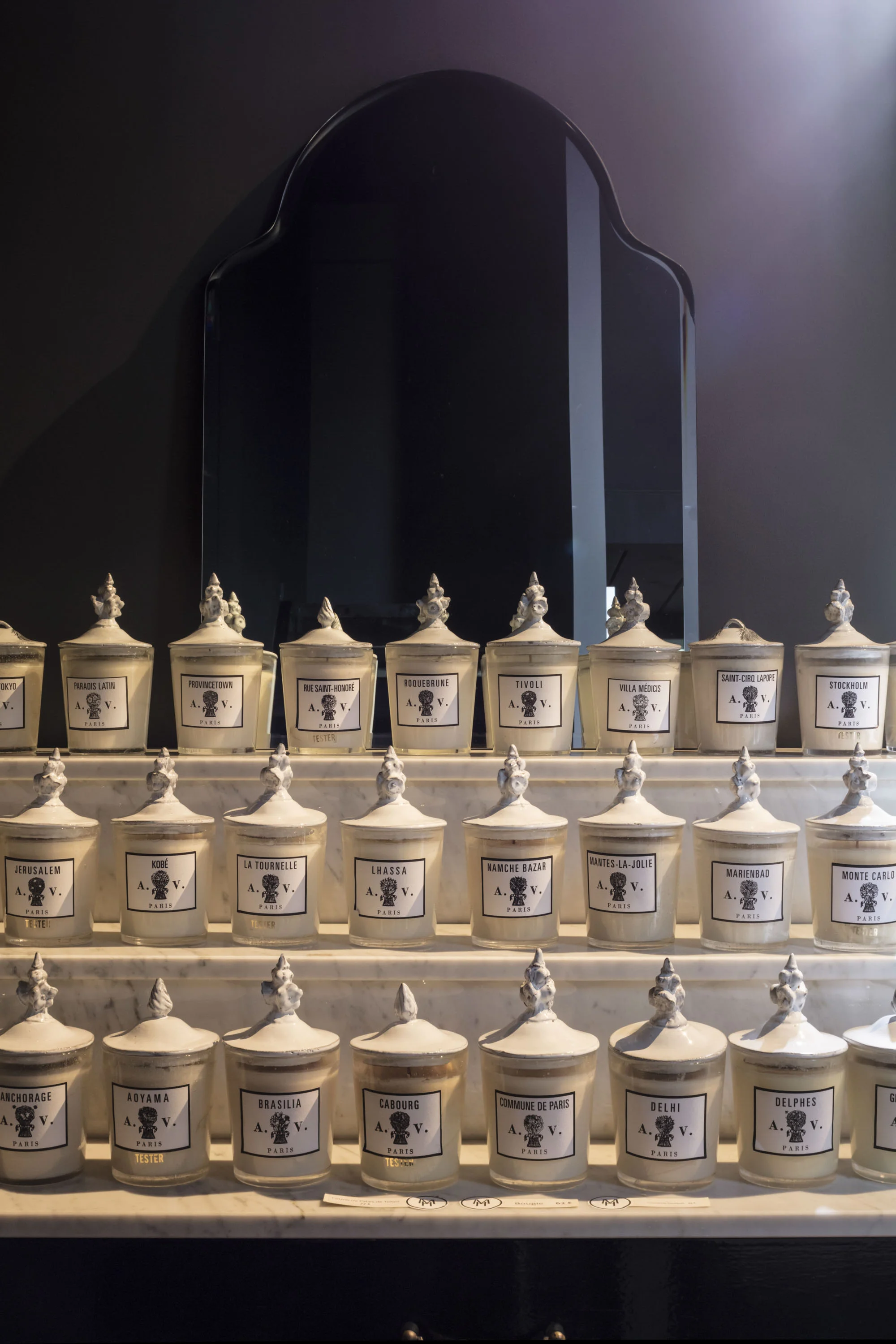 SHOWROOM MAISON HAND A11.JPG