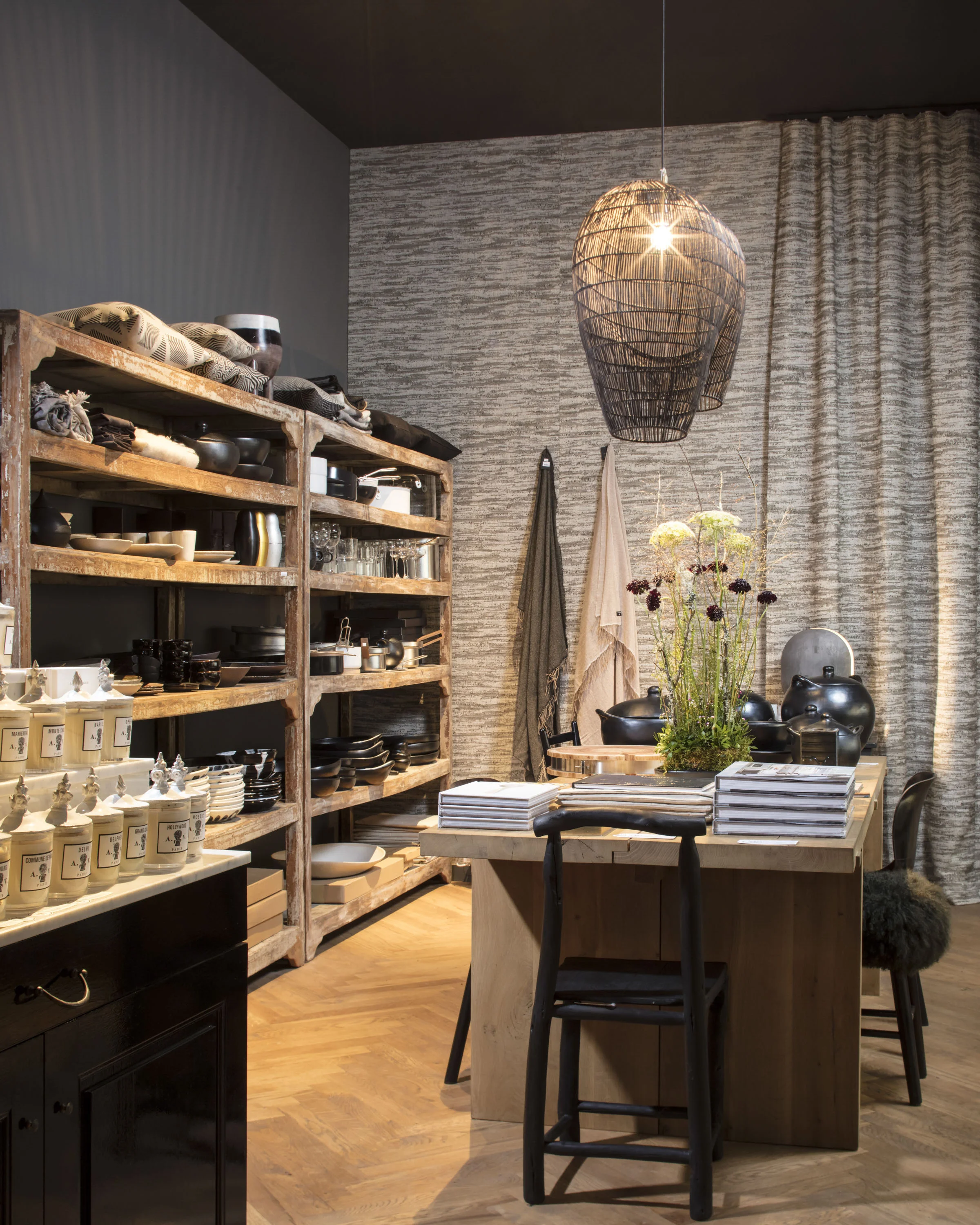 SHOWROOM MAISON HAND A14.JPG