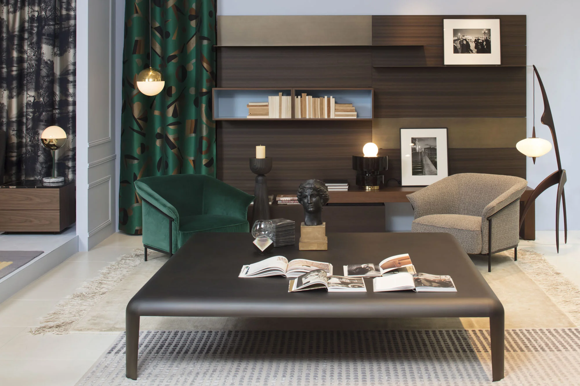 INSIDE LIVINGROOM A1.JPG