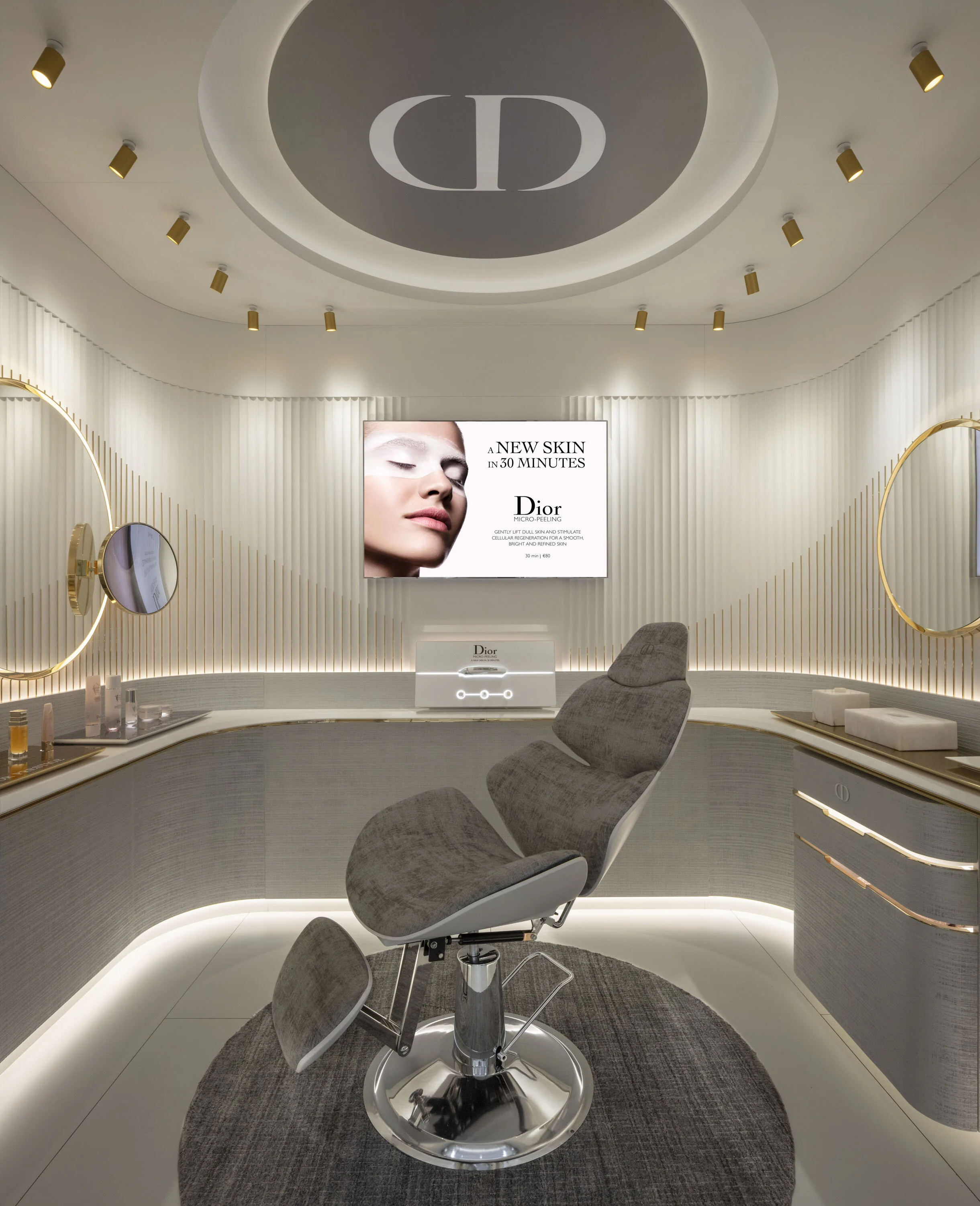 CHRISTIAN DIOR PARFUMS CABINE A1.JPG