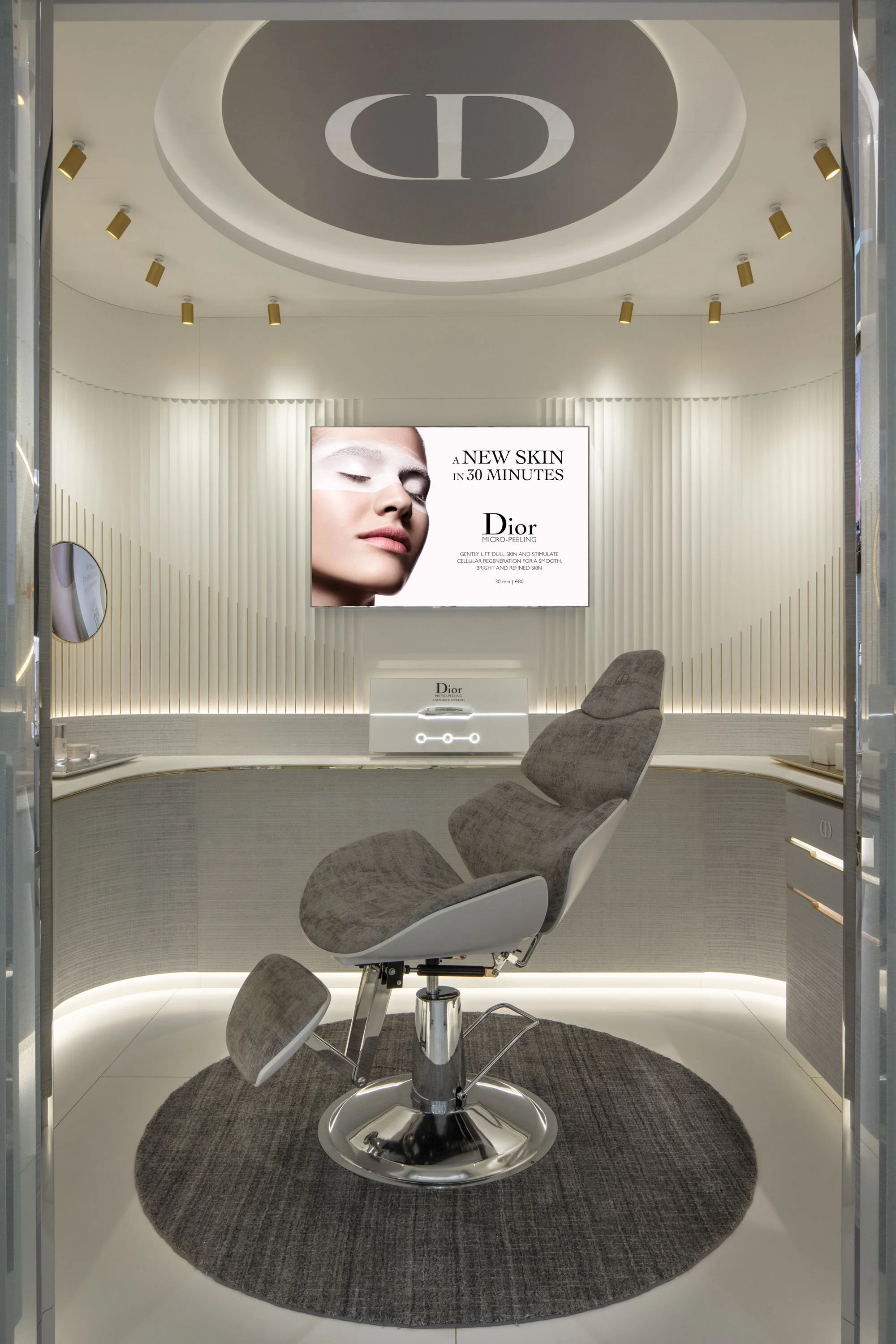 CHRISTIAN DIOR PARFUMS CABINE A3.JPG