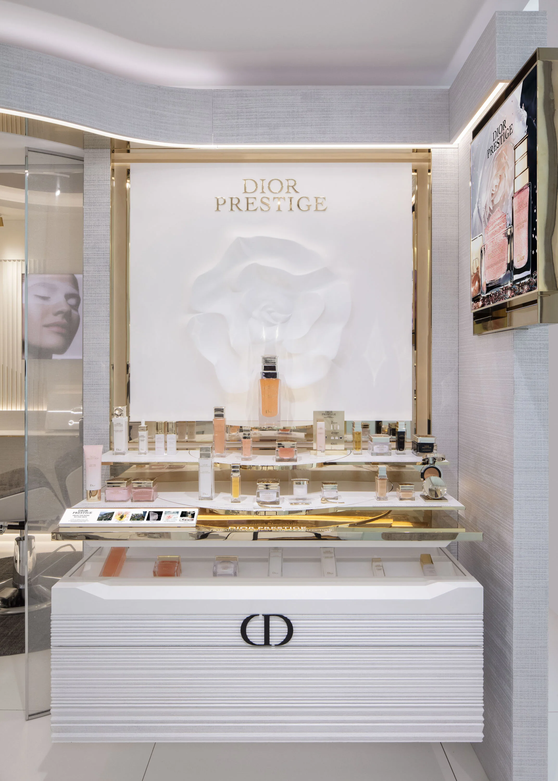 CHRISTIAN DIOR PARFUMS E1.JPG