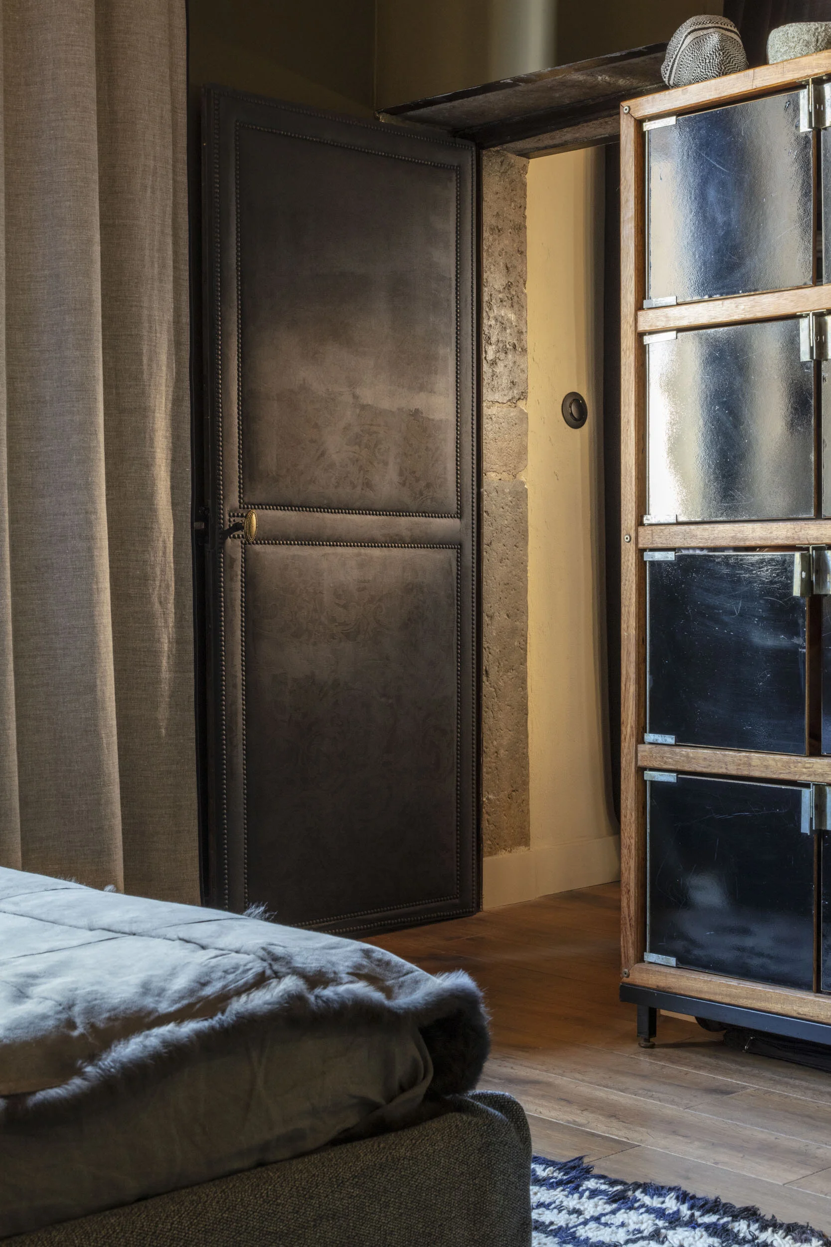 FLAT MAISON HAND A6.JPG