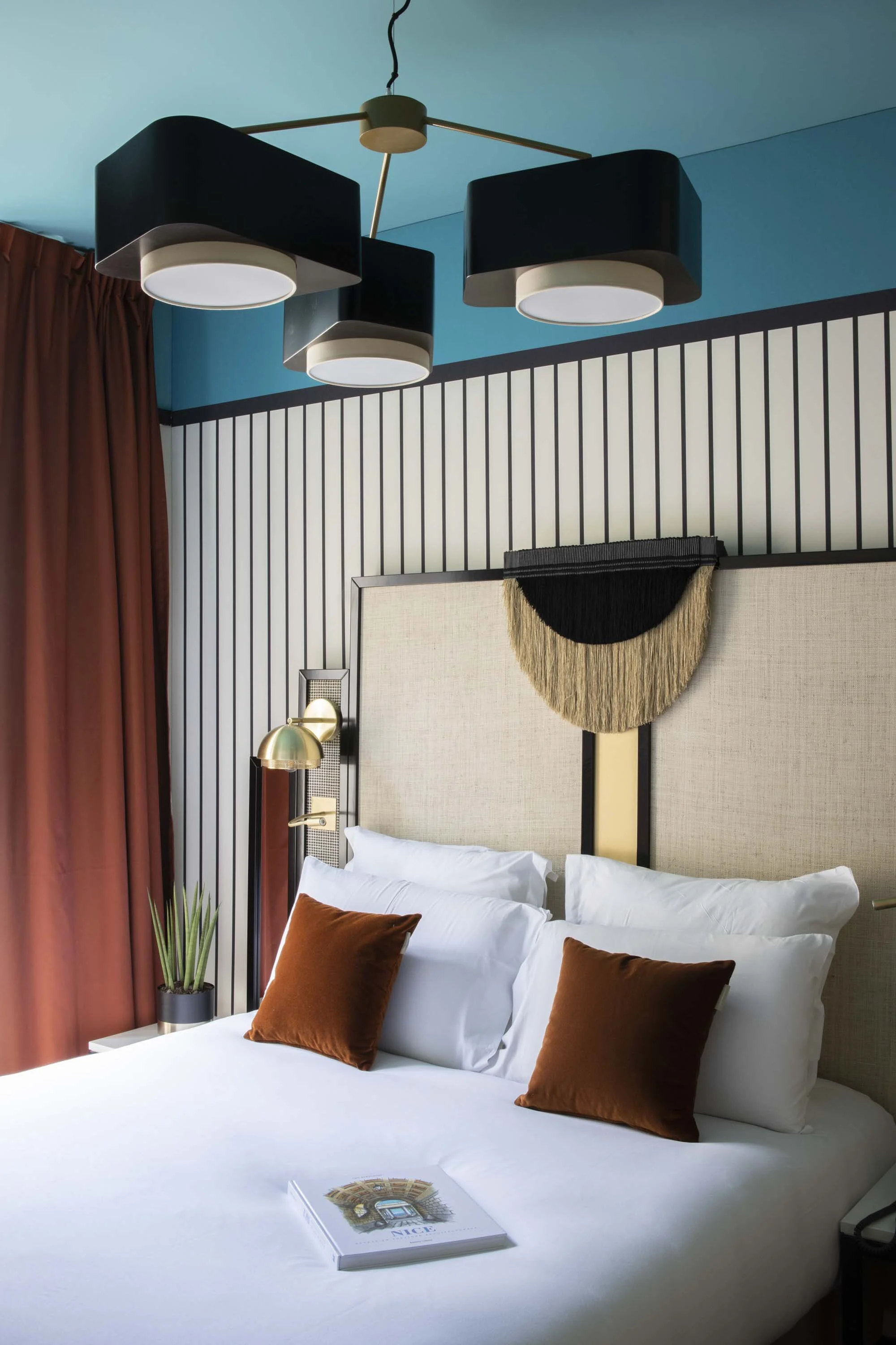 HOTEL ROOSEVELT ROOM G4.JPG