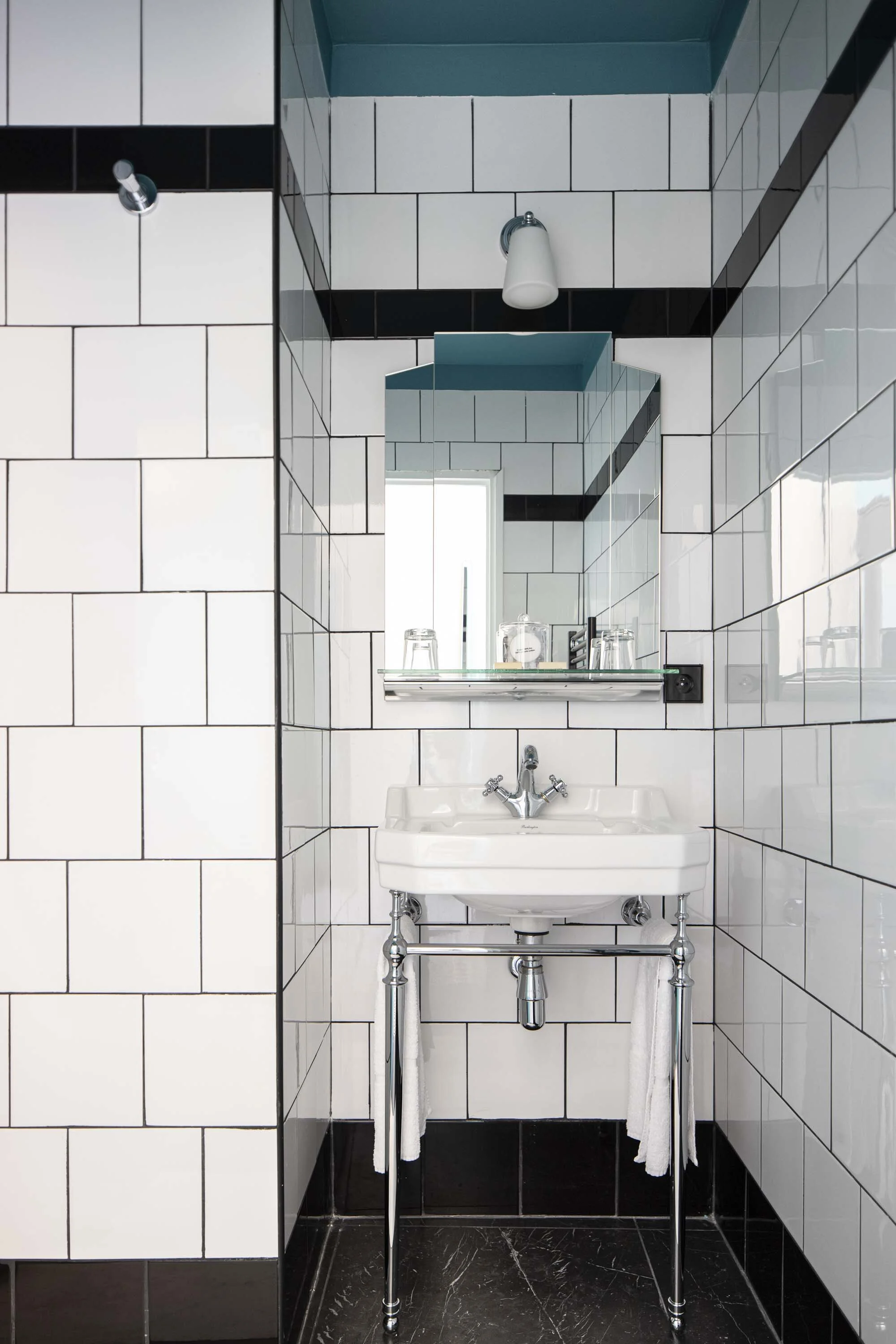 HOTEL ROOSEVELT SDB F1.JPG