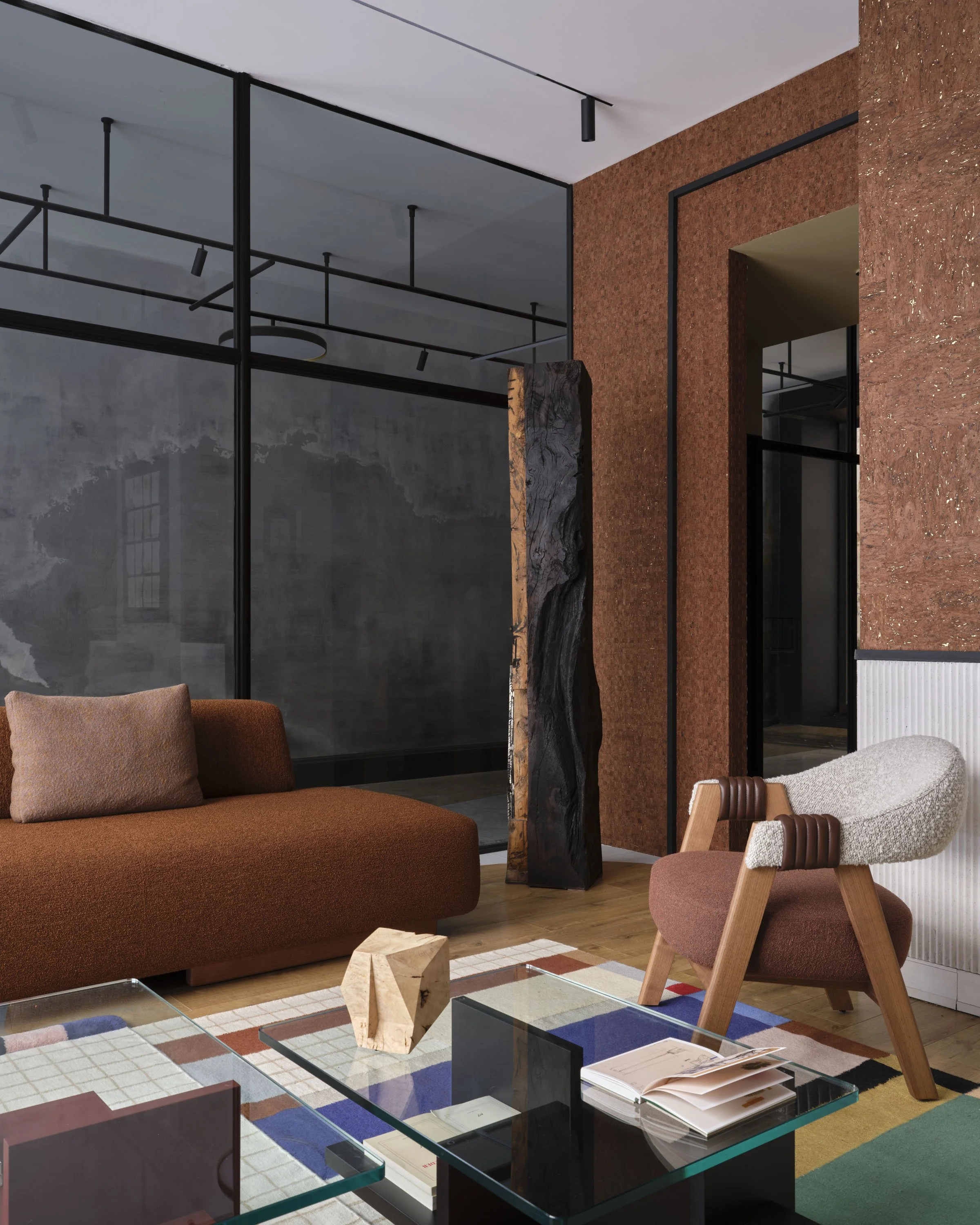 INSIDE GALLERY4682.JPG