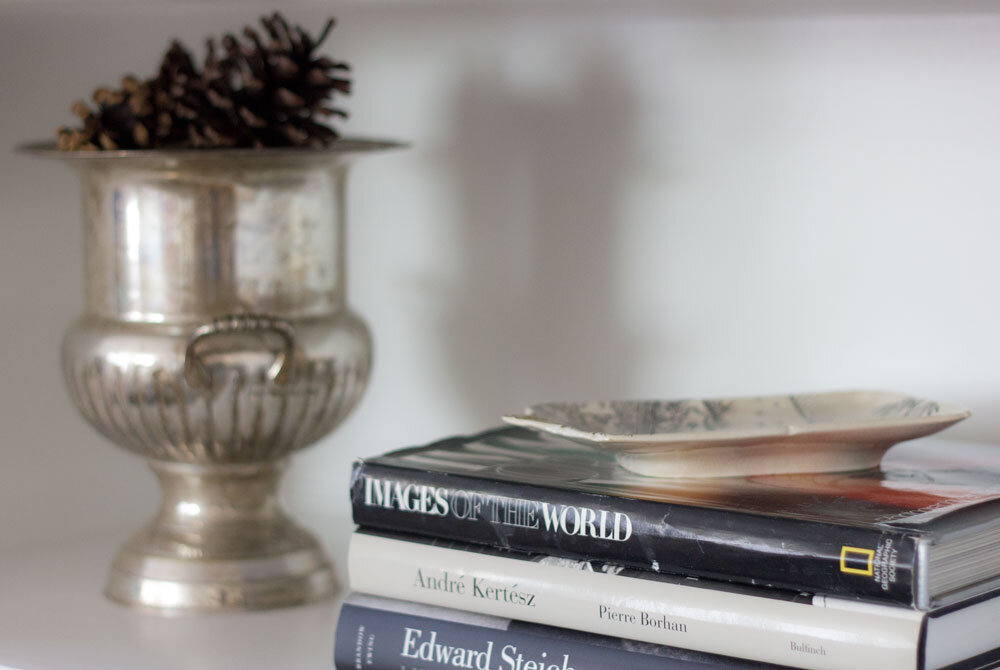 how to style a bookshelf