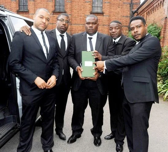 amy-winehouse-bodyguards.jpg