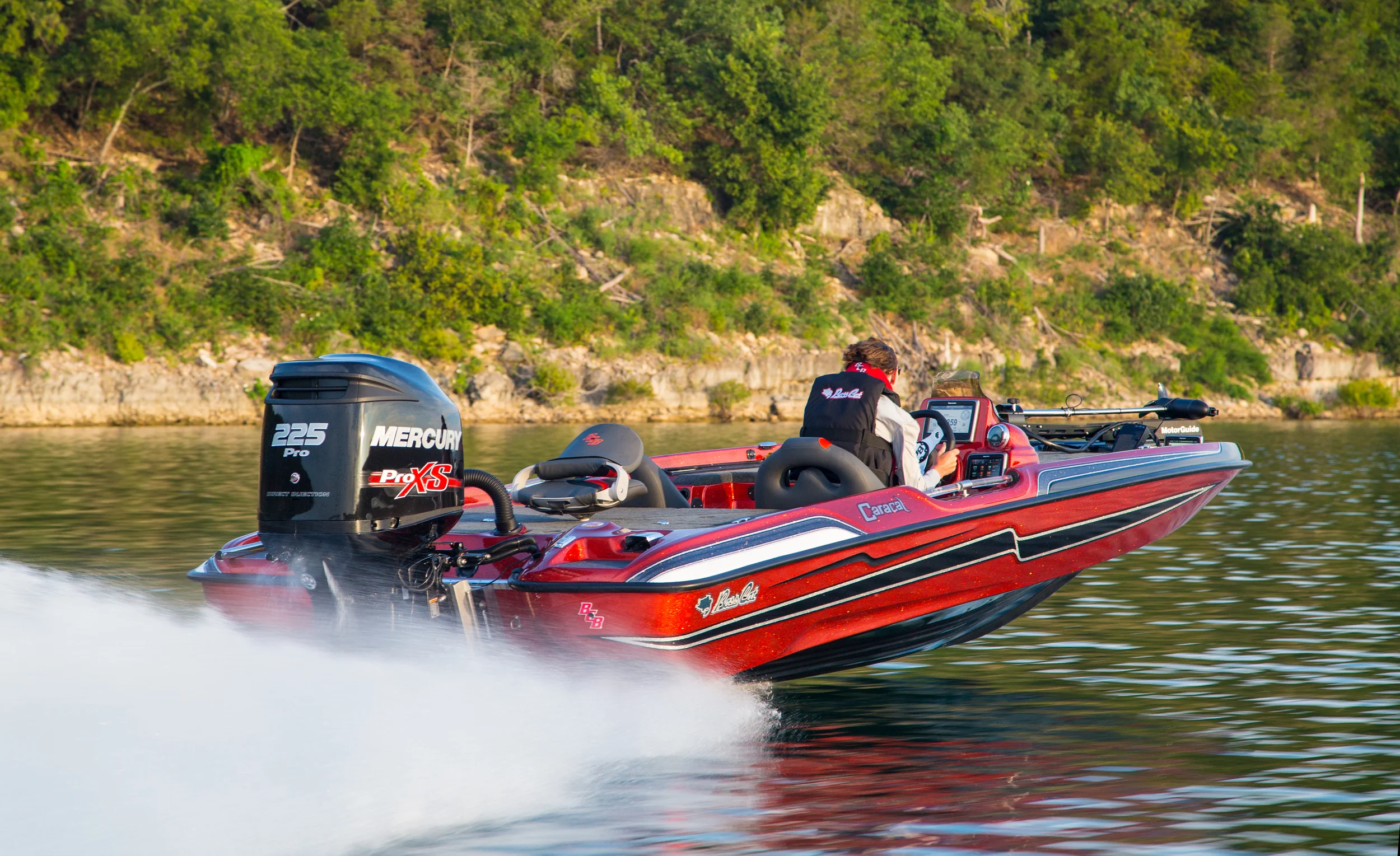 For 2015, Bass Cat brings back the Caracal. A 19’8” model carrying extra width well into the front deck.