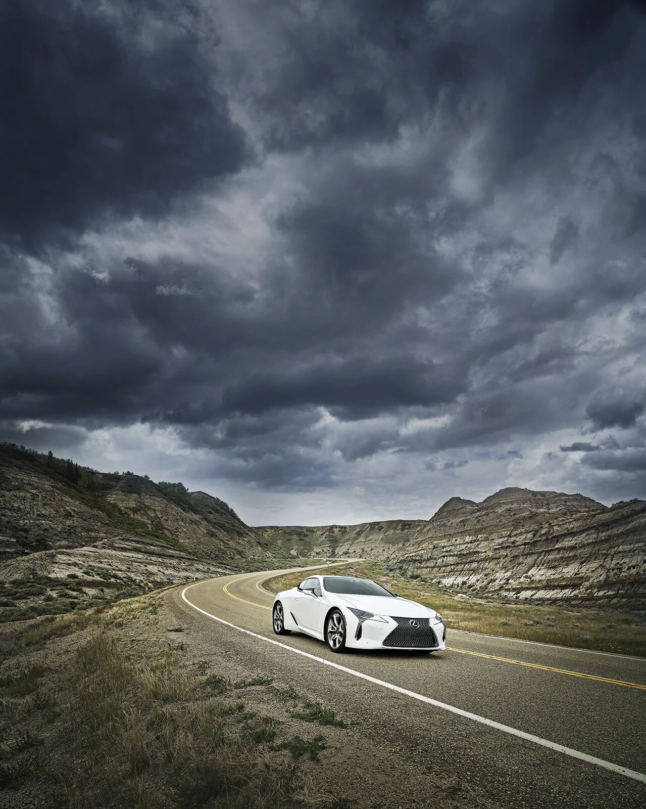 10569_LEXUS_SHOT_04_LC_500-01157finalb.jpg