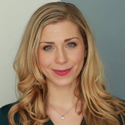 Amie Roe, LCSW, therapist in Brooklyn and improviser at the Magnet Theater