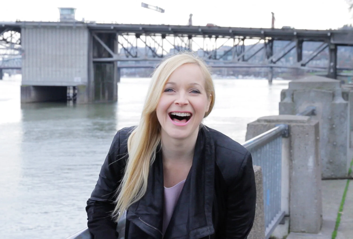 Food Psych #68: How to Beat the Restrict-Binge Cycle &amp; Make Peace with Food with Summer Innanen